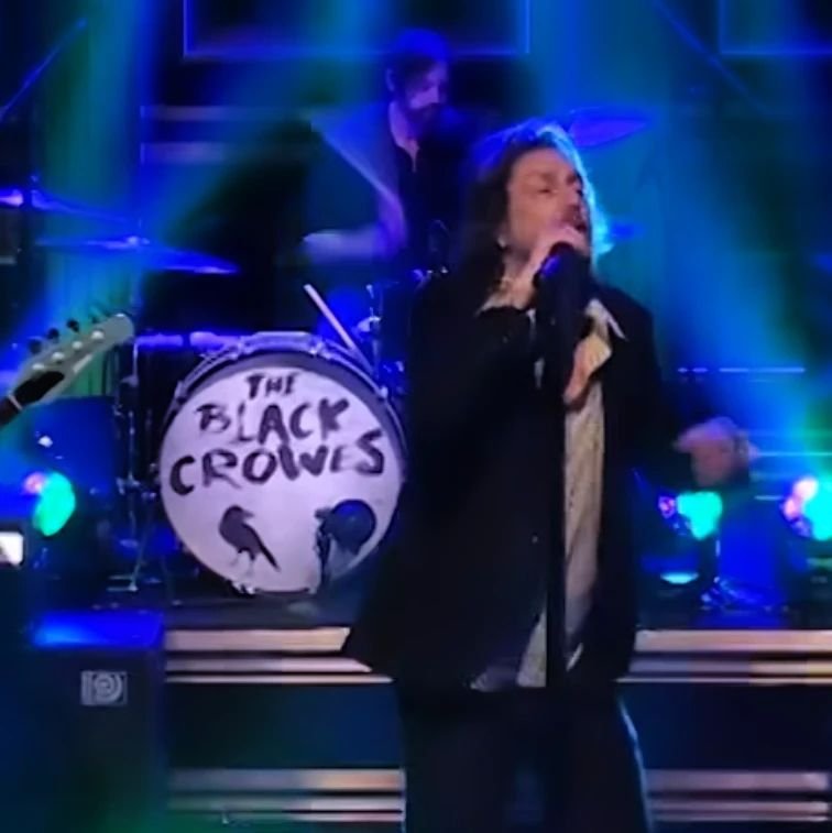 This one's Twice as Hard to Handle...🐦&zwj;⬛🐦&zwj;⬛

Could I've Been So Blind?

@theblackcrowes were Wanting and Waiting for a way to spice up their @fallontonight Soul-Singing performance (they got Jealous Again after seeing another band's stage a