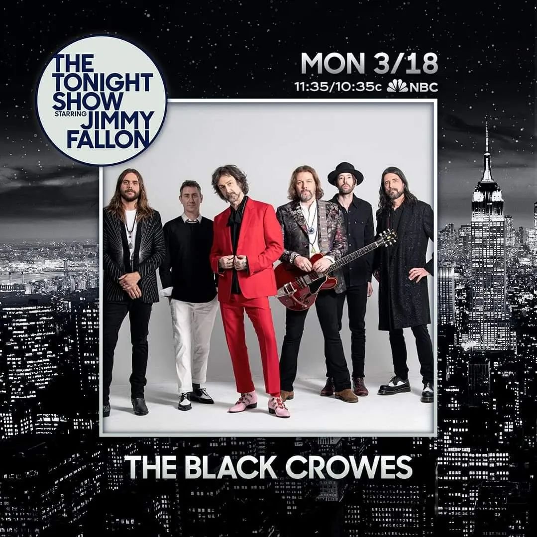 TONIGHT! 📺 

@theblackcrowes play @fallontonight! 

Tune in! 11:35/10:35c on @nbc!

// #theblackcrowes #happinessbastards #fallon #branding #stageart #woodshed #25years