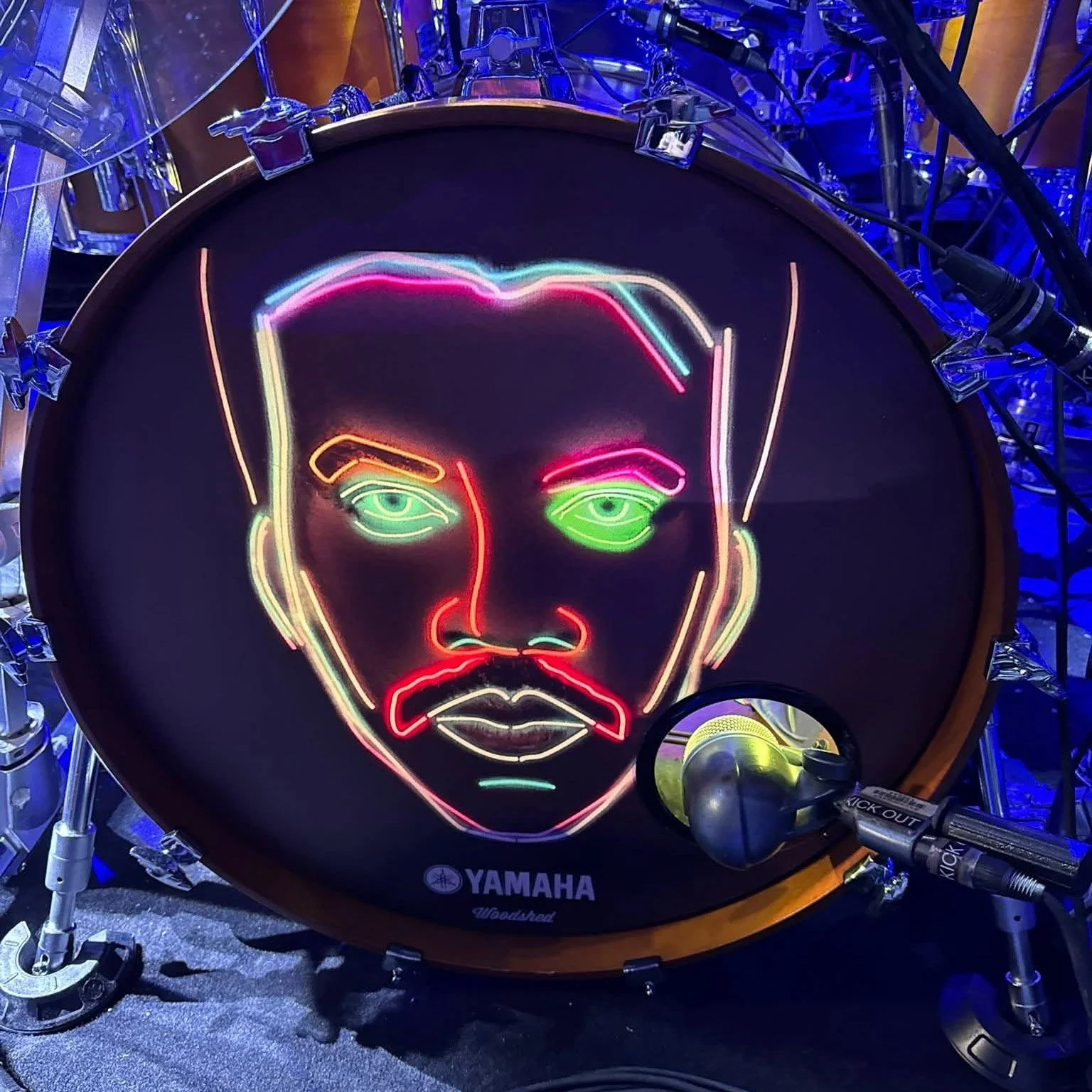 LED Head for @lionelrichie for his latest Las Vegas residency!

🥁: @oscarseatonjr 
👨🏼&zwj;🔧: @buckontour 

// #lionelrichie #branding #stageart #led #ledhead #leddrumhead #drumhead #drumheadart #lasvegas #residency #woodshed