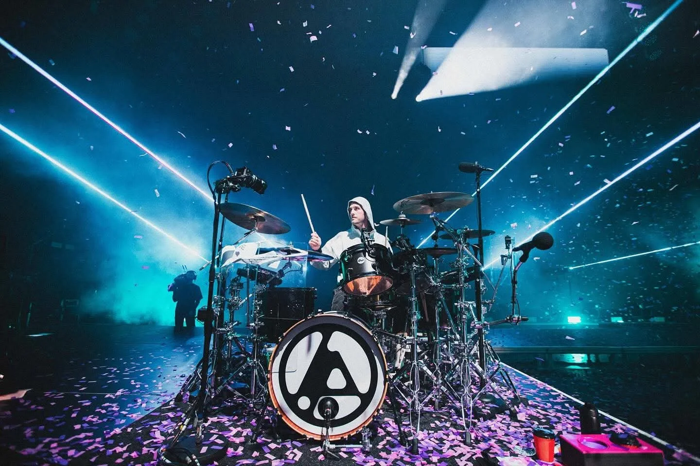 Drumhead for @linkinpark!

🥁: @colinbrittain
🩺: @kiyoshimuto

// #linkinpark #branding #stageart #drumhead #drumheadart #woodshed