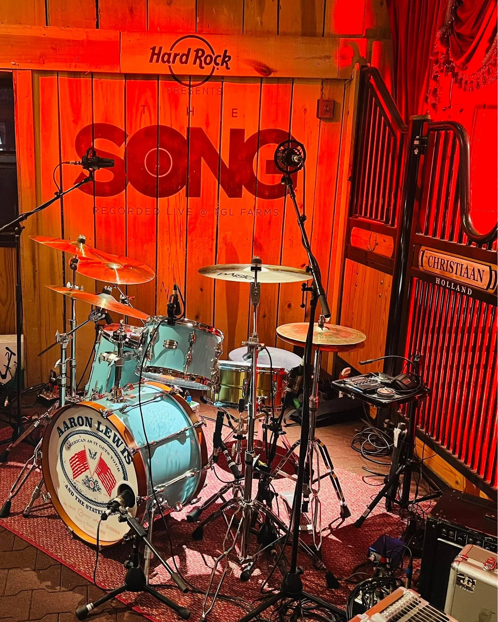 Drumhead for @aaronlewismusic! This was from a taping for an upcoming episode of @thesongtv.

🥁: @dmacdrums 

// #aaronlewis #branding #stageart #drumhead #drumheadart #thesong #hardrock #tglfarms #woodshed
