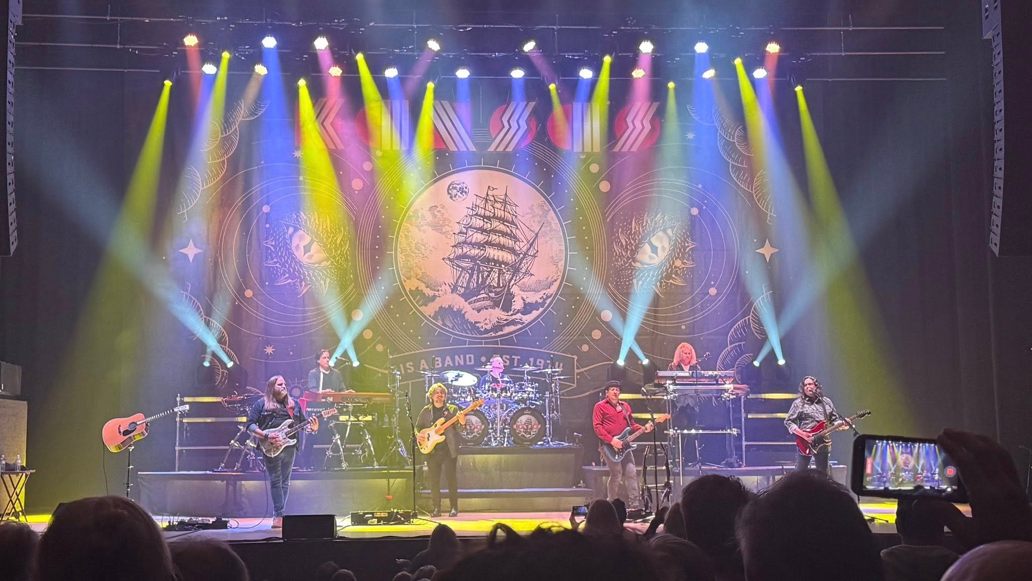 Stage Art for @kansasband!

// #kansas #kansasband #branding #stageart #drumhead #drumheadart #backdrop #woodshed