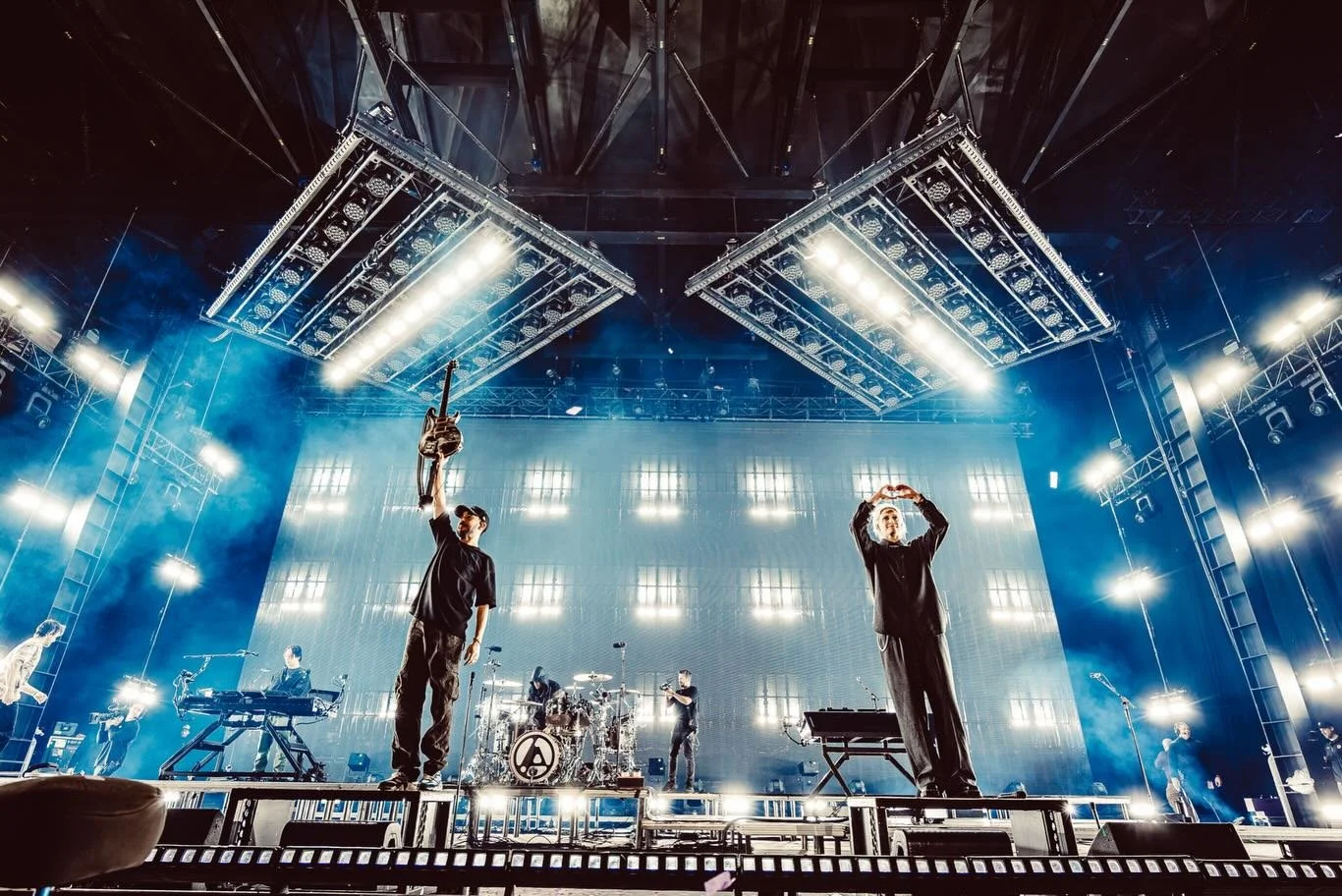 Stage Art for @linkinpark!

// #linkinpark #branding #stageart #drumhead #drumheadart #woodshed