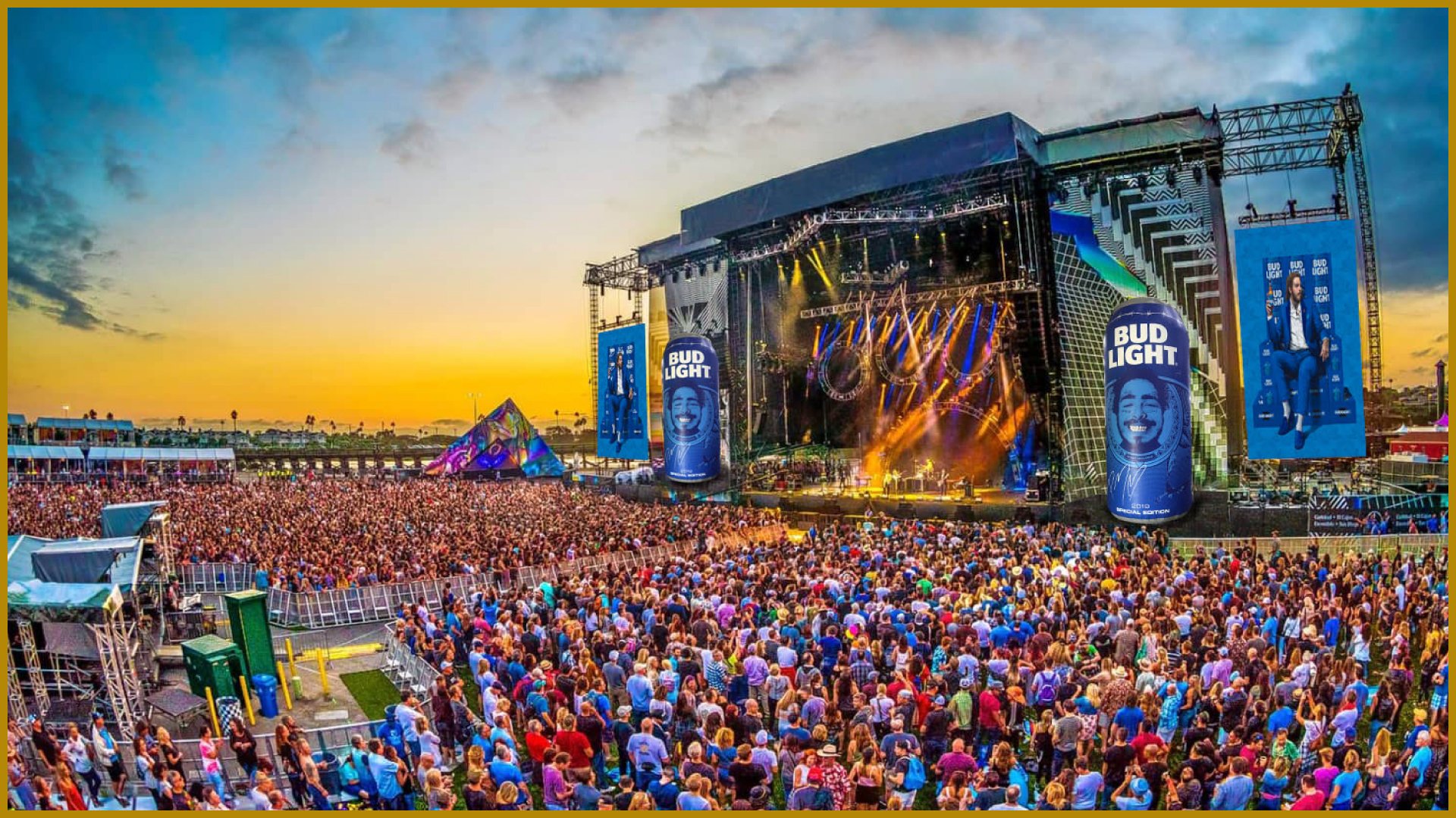 Custom 3D Inflatables for Stadium & Arena Tours // Woodshed Stage Art