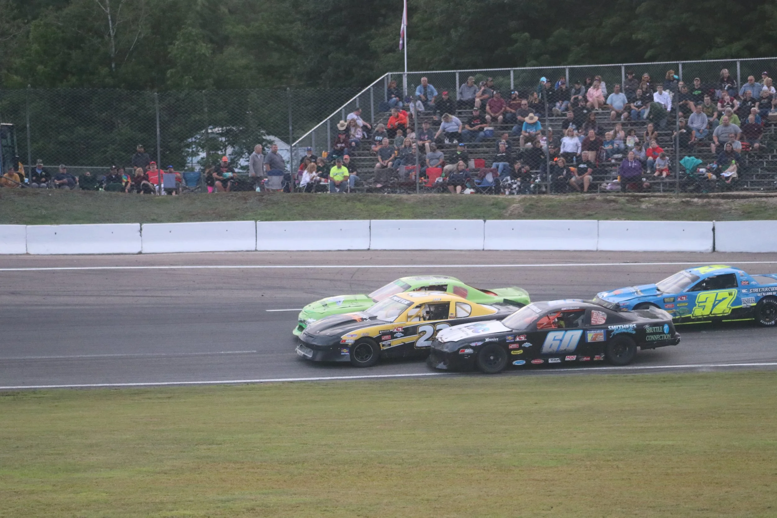 Local Stars Wow Capacity White Mountain Crowd on Milton CAT 250 Saturday