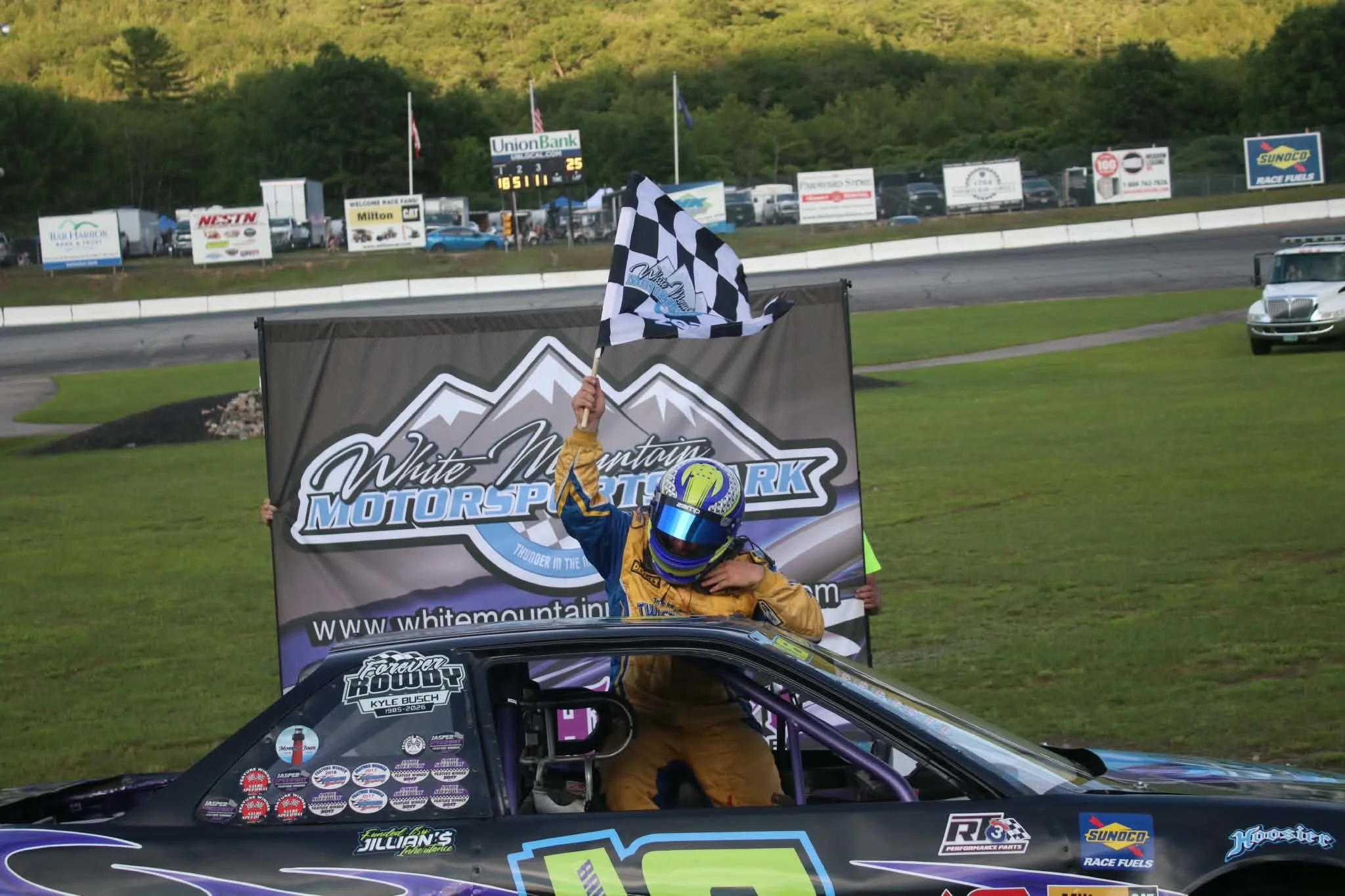 Baumgardner Doubles Up on Four-Cylinder Wins Under the Fireworks at White Mountain
