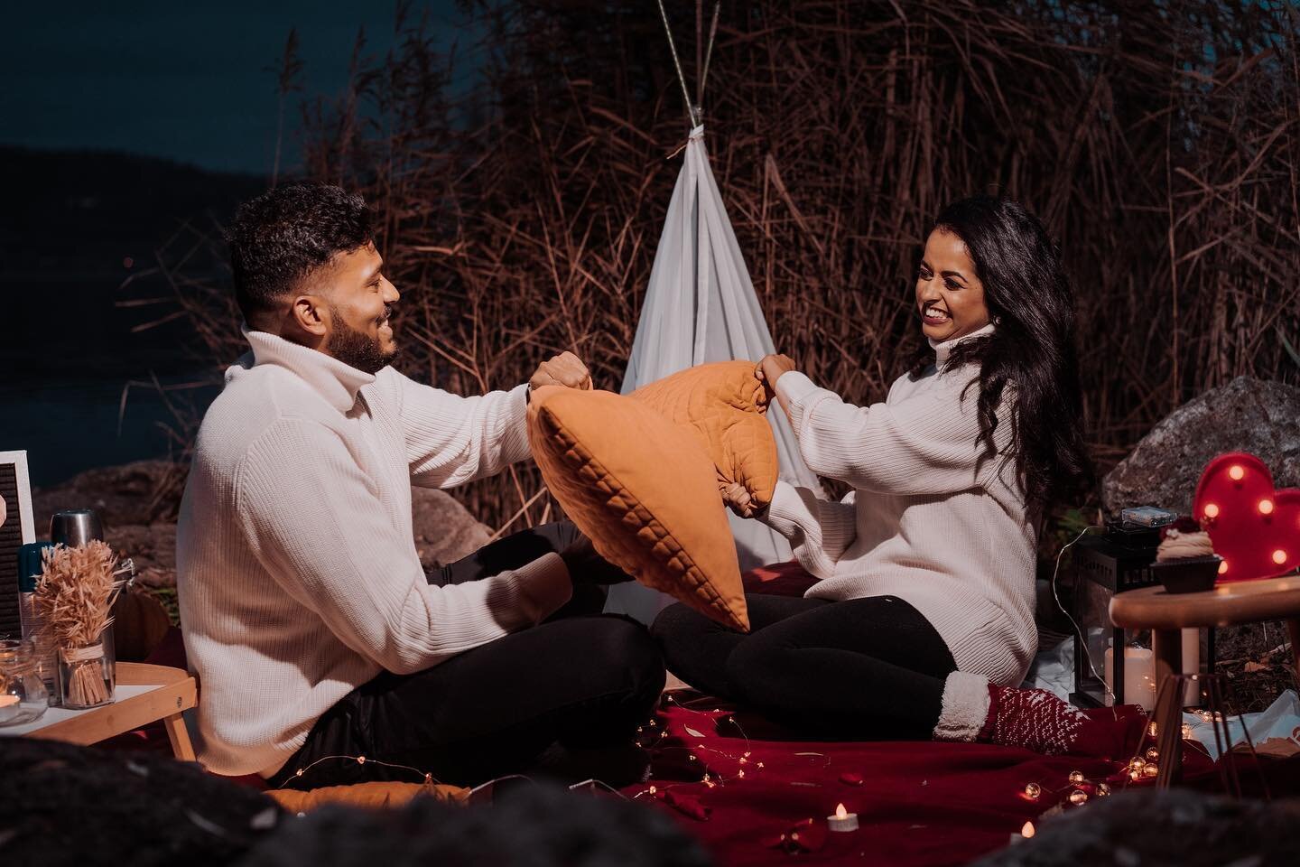 Surprise love proposal♥️
.
.
#loveisnotcancelled
.
#engagement #swisswedding
.
Piru & Biru ♥️
biru94 @panpalakan
.
.
🔥🔥🔥
Enquiries:
.
info@jjphotography.ch
.
.
Photo: @jjphotography.ch
Edit: @capturesbypavi
.
#jjphotographyswis