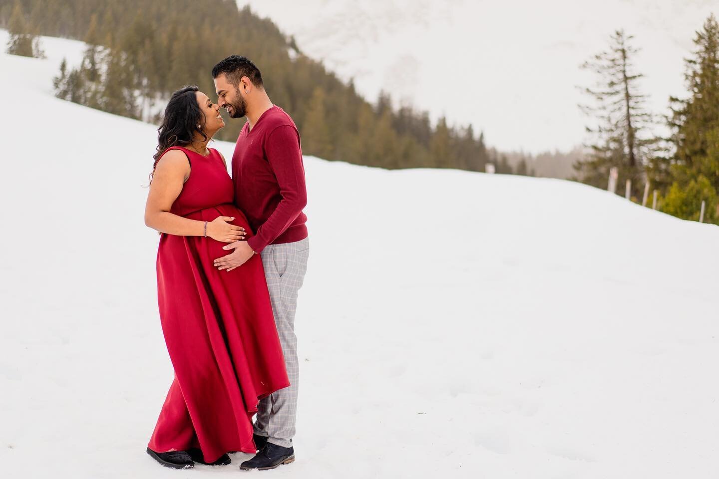 Babybump♥️ @k.u.s.h.i.a.s.h.a.a
.
MUAH @vshairandmakeup_
.
#jjphotographyswiss #jjphotography #swisstamilweddings #hinduweddingphotography #hinduwedding #photography #wedding #weddingphoto #weddingphotography #jjweddingphotography
#swisswedd