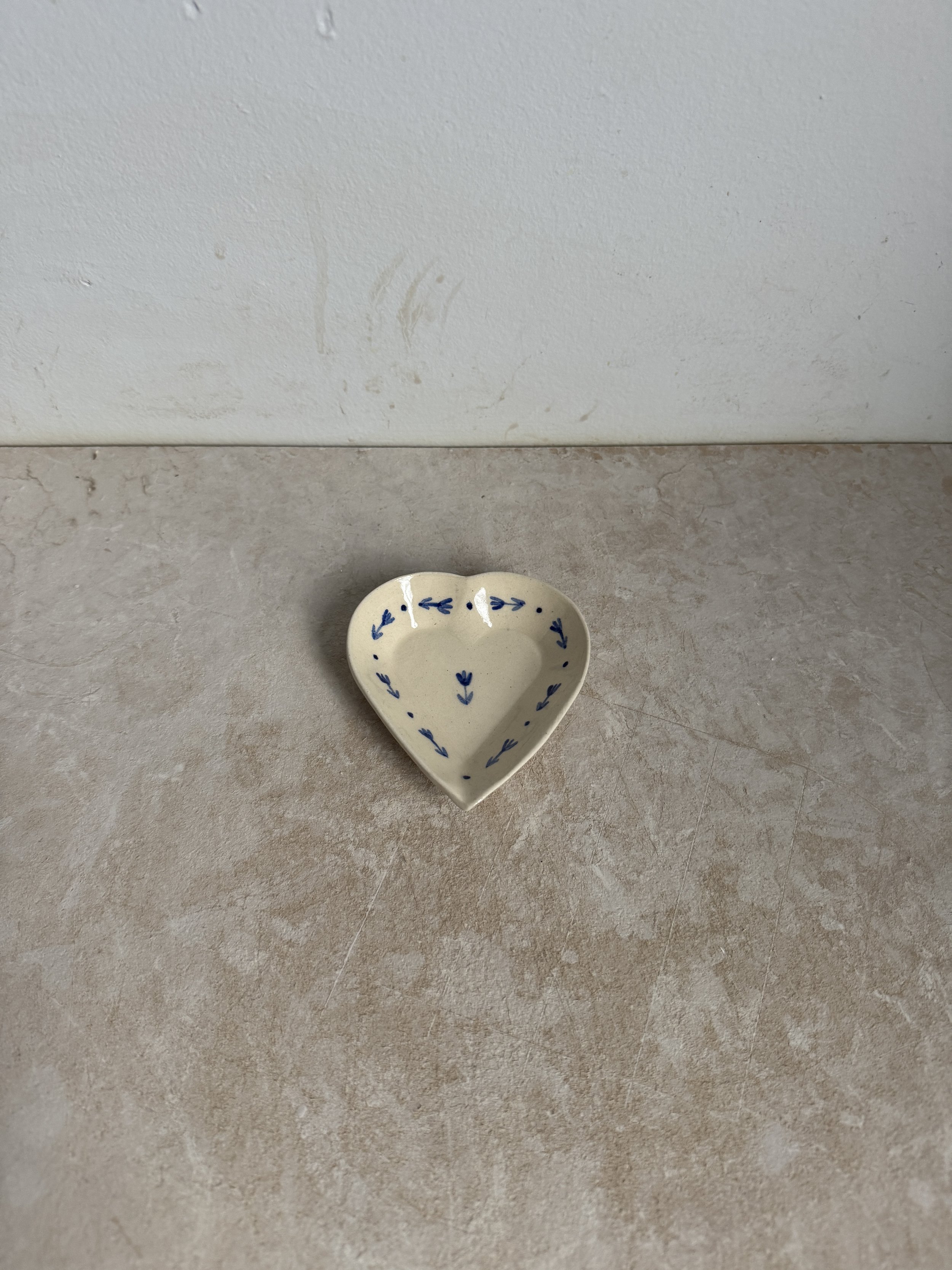 small heart dish / tulips glossy