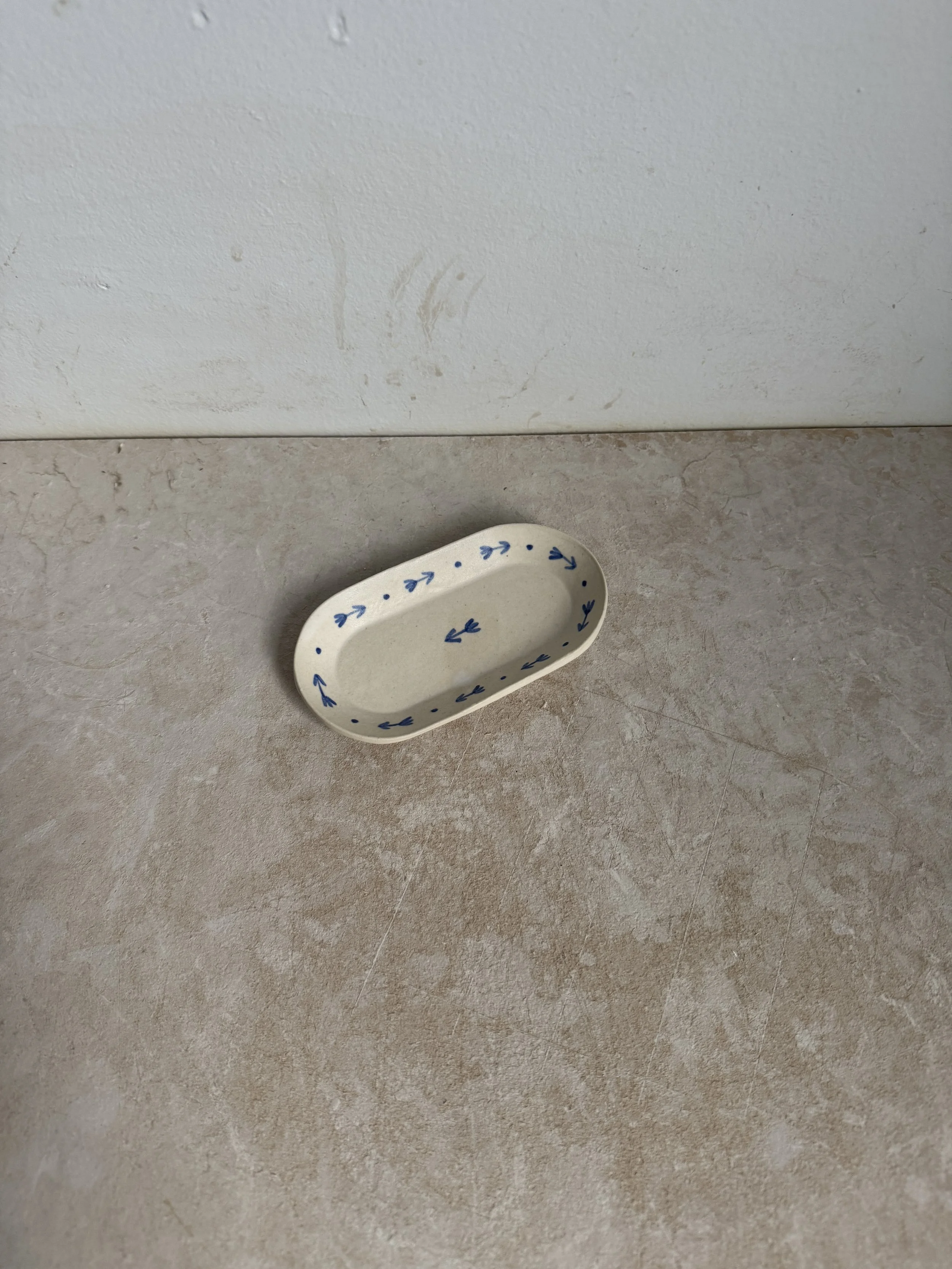 small dish / tulips matte