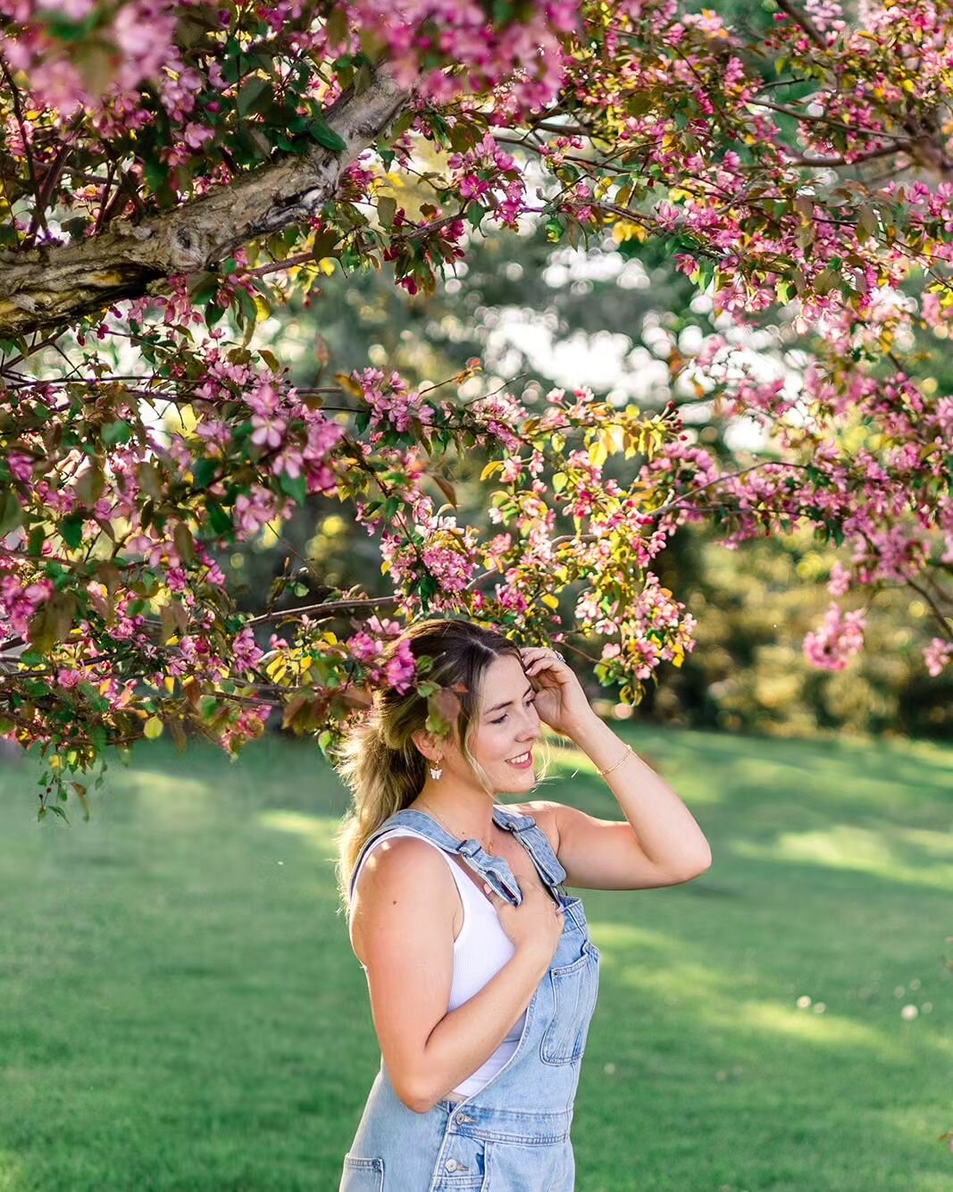Last night was magical ✨

Leah is always down to get creative and have fun at our shoots! The apple blossoms with the overalls are such a vibe. Leah rocked it!! 

Baby Lennox tagged along &amp; gave me a good arm workout holding him while his mom got