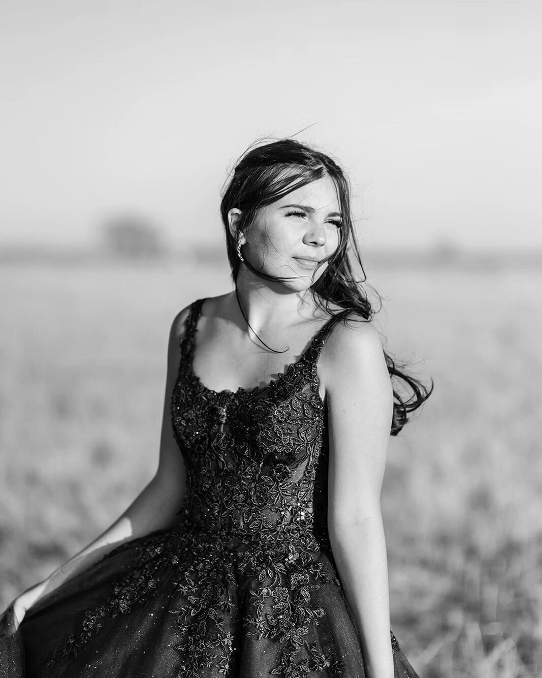 A few black and whites of Jaidyn 🤍

The last one is a personal fave!

#albertaphotographer#lethbridgephotographer#lethbridgeportraitphotographer#gradphotos#2023grad#classof2023#lethbridgegrad#lethbridgegradphotographer