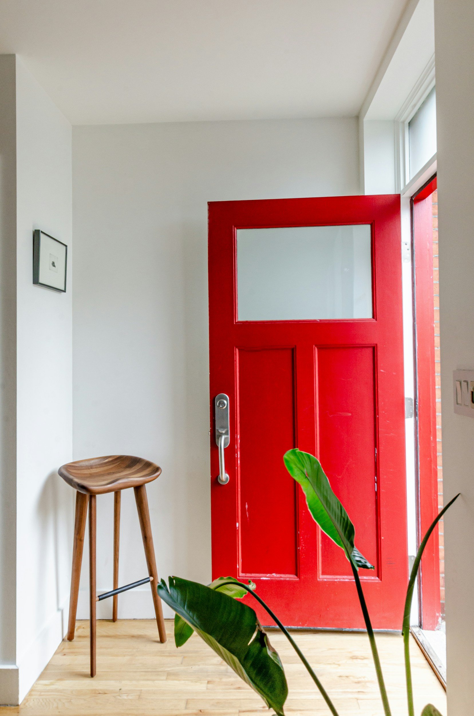 Red, White & Beautiful: Patriotic Front Door Colors That Boost Curb Appeal