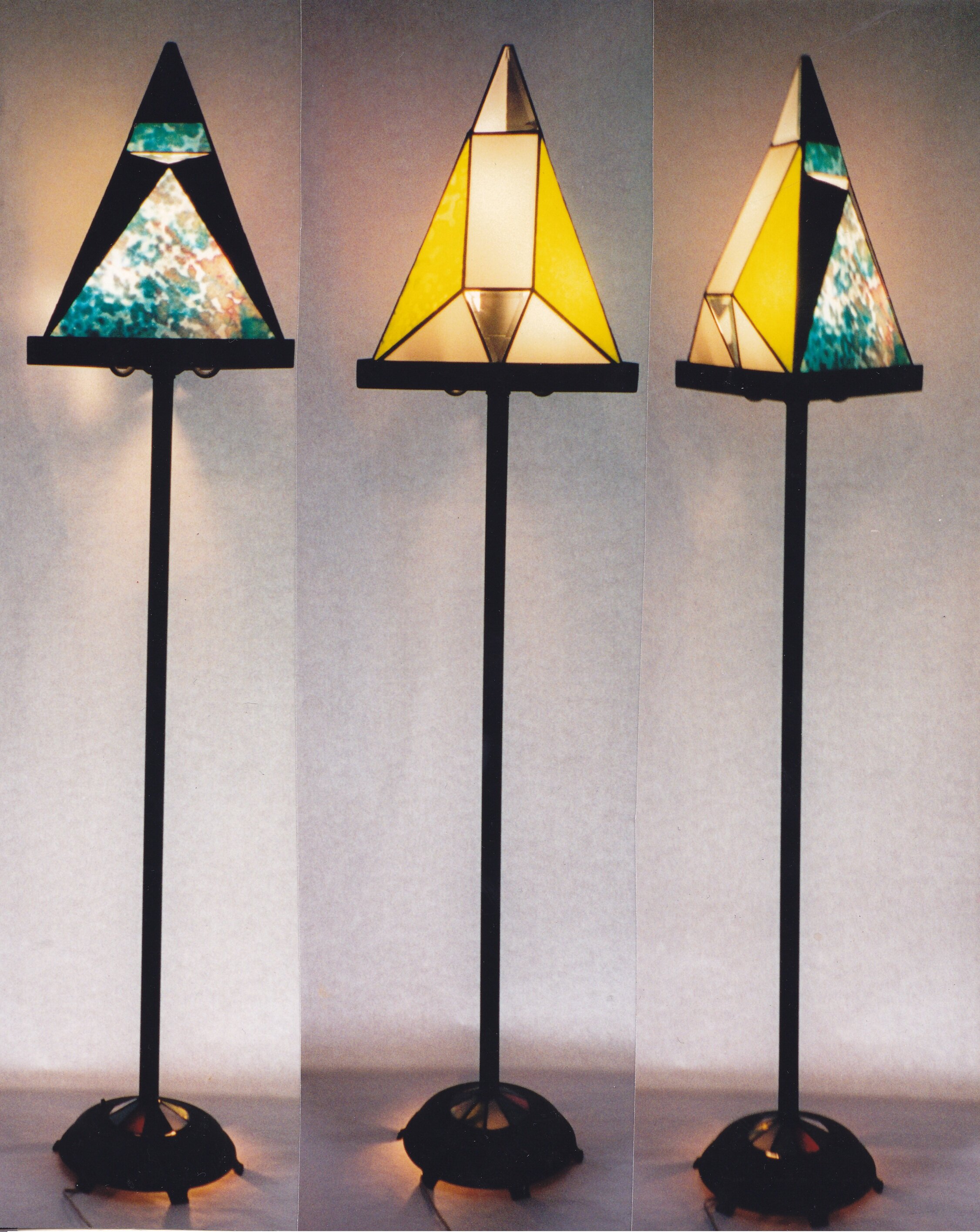 pyramid_lamp_by_yourhero2-d4jkcny.jpg