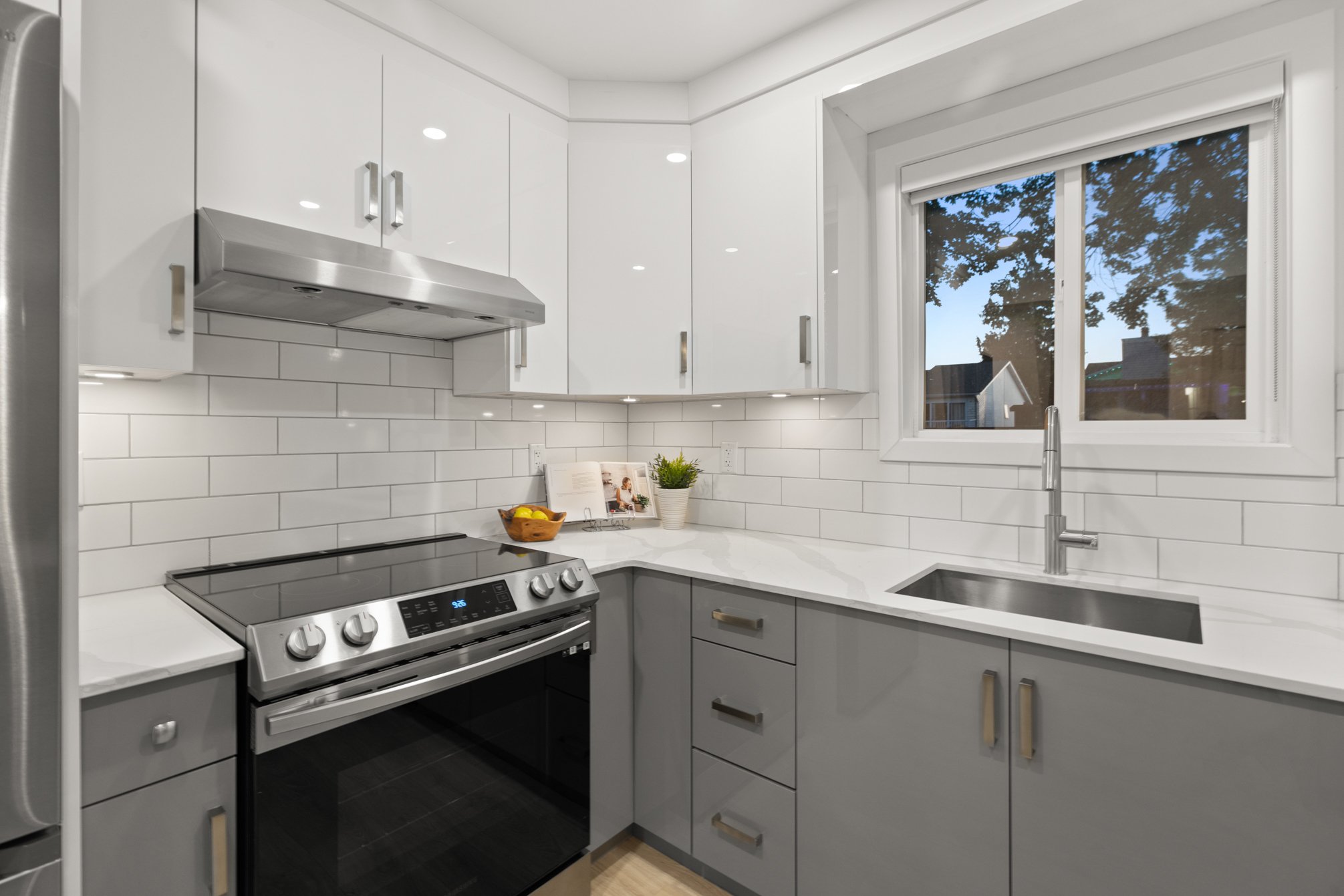 135 Springfield Dr - Twilight 21.jpg