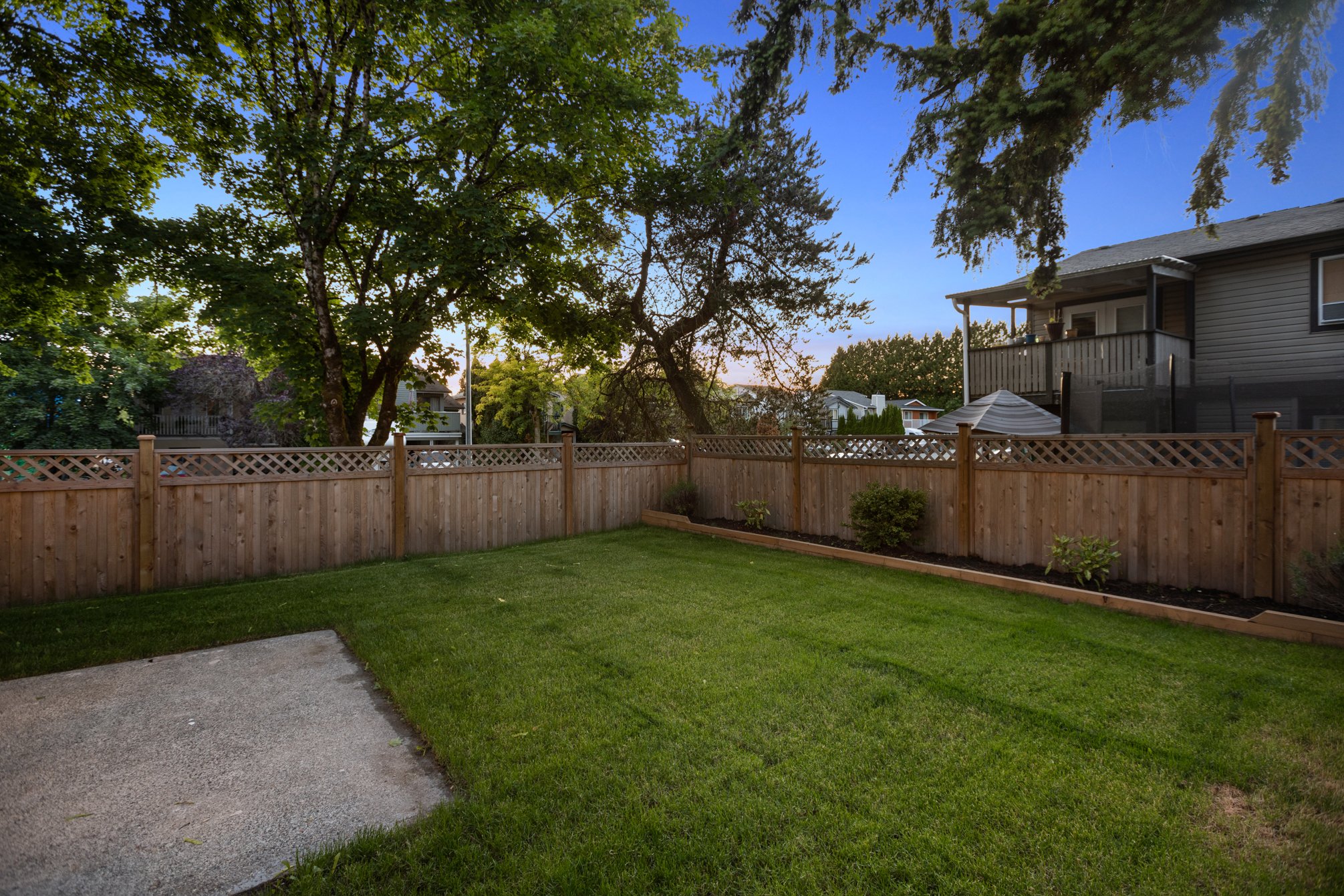 135 Springfield Dr - Twilight 37.jpg