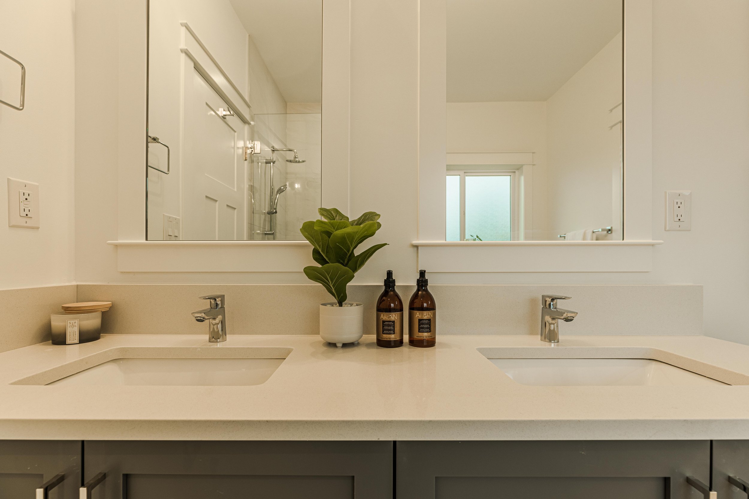 5682 Williams Rd-19.jpg