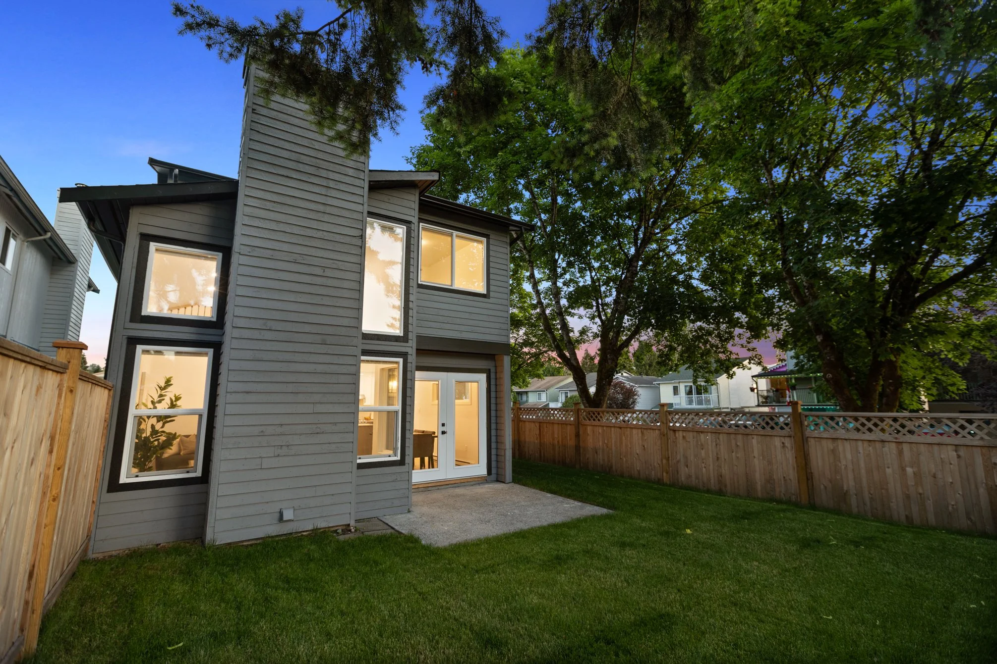 135 Springfield Dr - Twilight 36.jpg