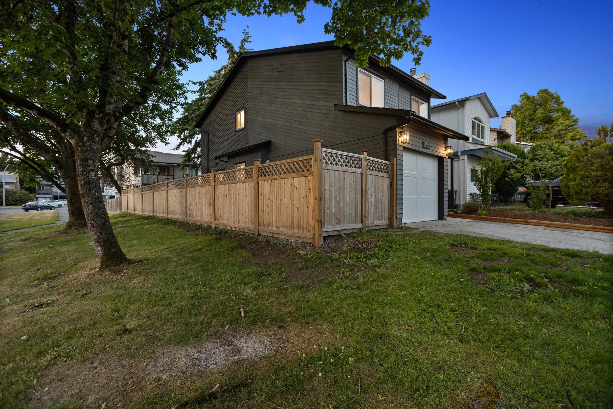 135 Springfield Dr - Twilight 04.jpg