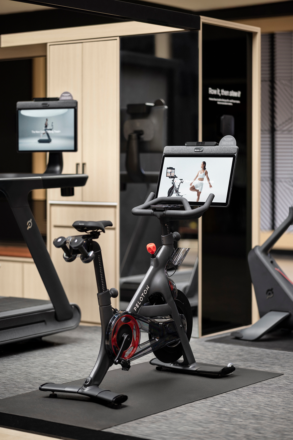 20260114_WE_PelotonMicrostore_Bike_0208_R2 1.png