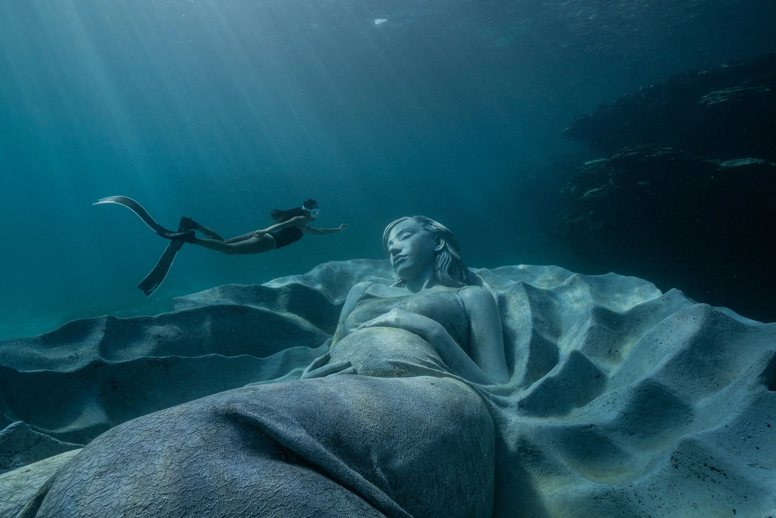 32Jason-deCaires-Taylor Design Tokunoshima-Japan Sculpture.jpg