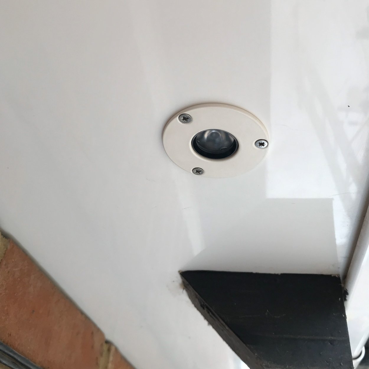 soffit-light-white-in-situ-lv-wh415-light-visuals.jpg