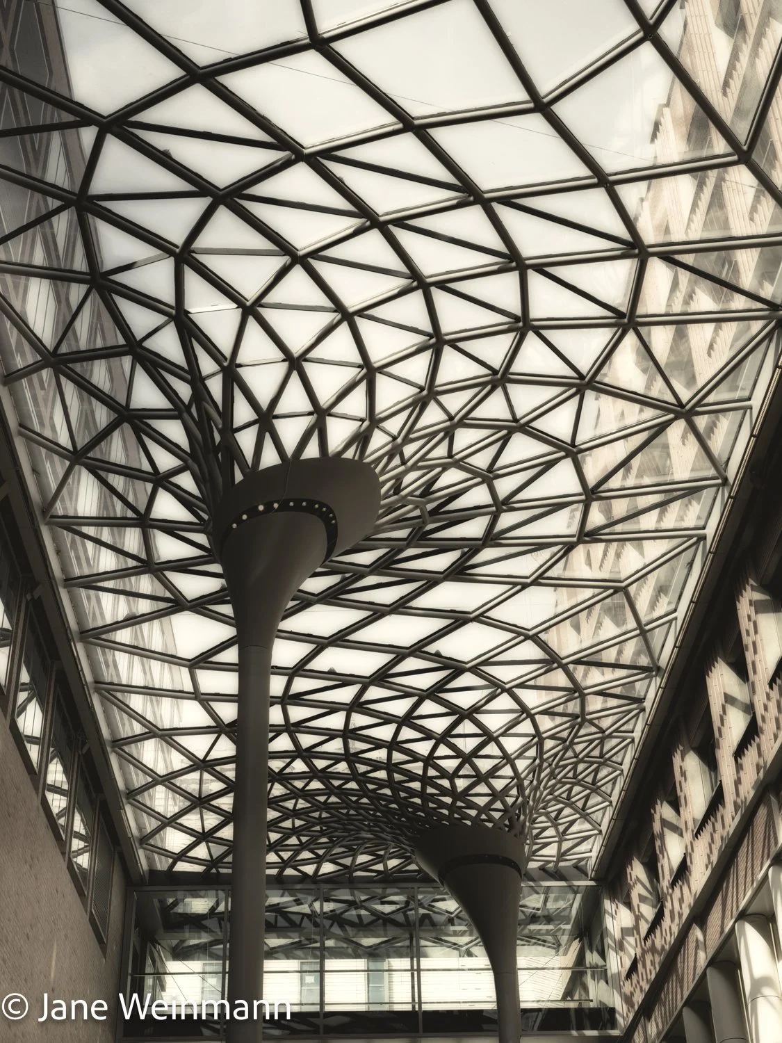Hamburg Shopping Centre_7_copyright Jane Weinmann.jpg