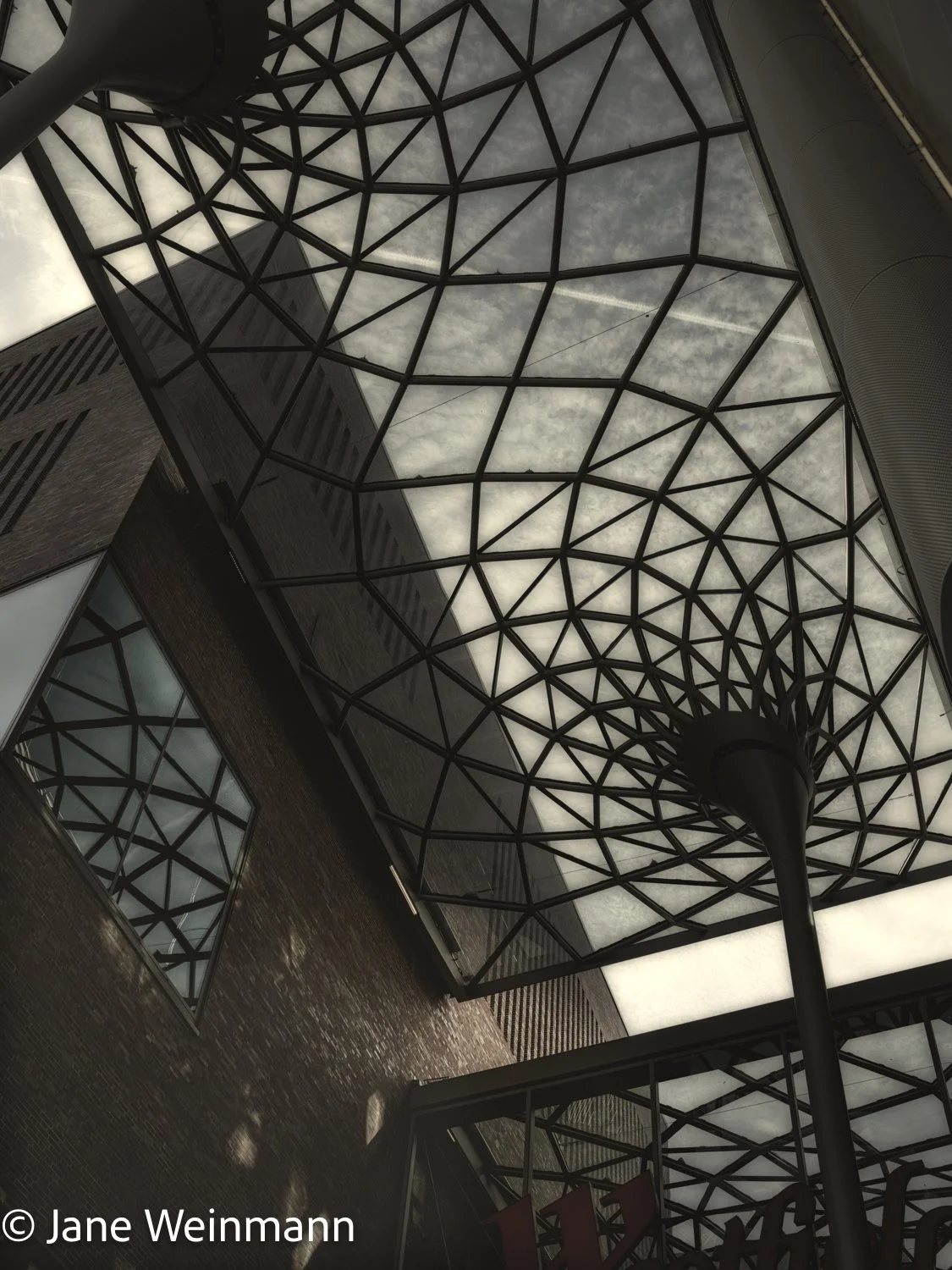 Hamburg Shopping Centre_8_copyright Jane Weinmann.jpg