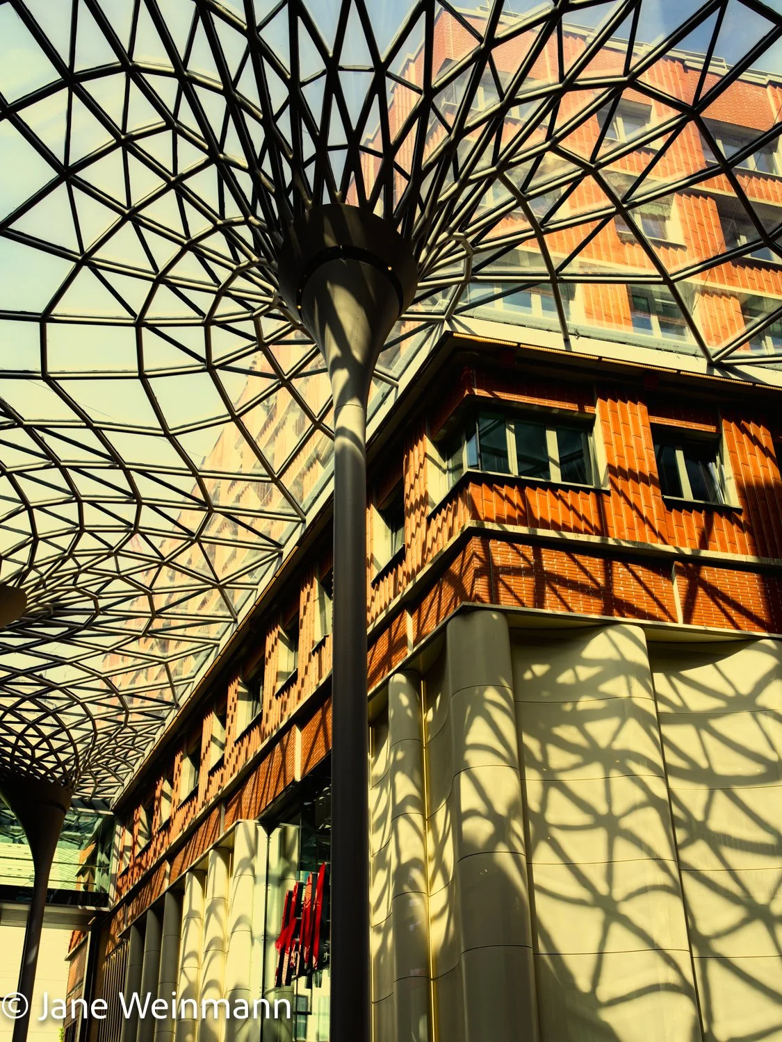 Hamburg Shopping Centre_6_copyright Jane Weinmann.jpg