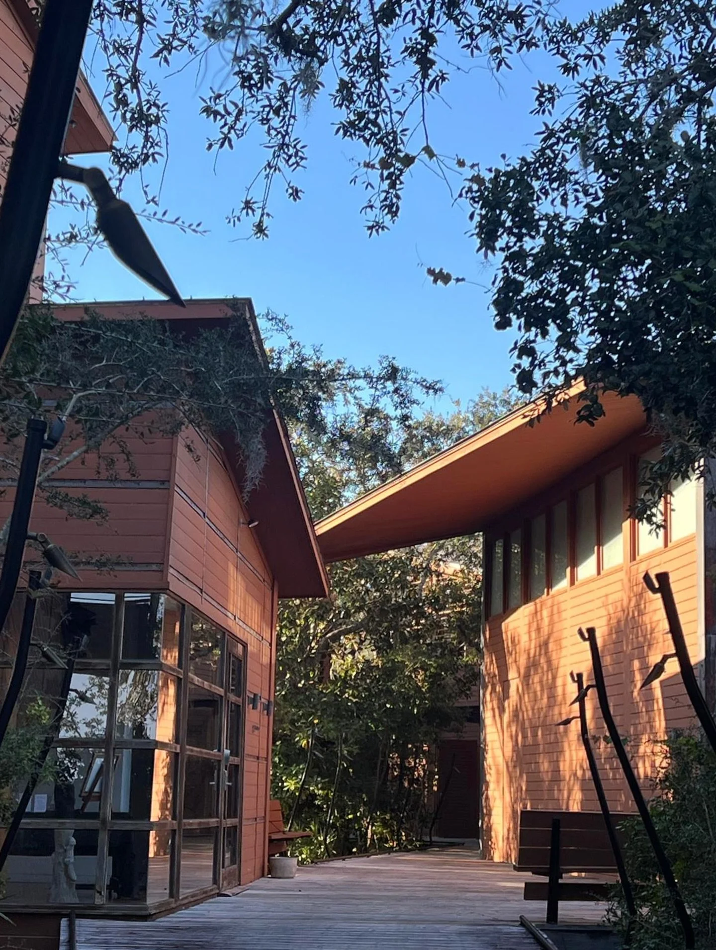 Enjoying the studio location and content of the @atlanticcenterforthearts residency this week - will share more soon!

#ArtResidency #ArtResidencyProgram #PaintingResidency #AtlantaArts #Harper_Hughes_Home