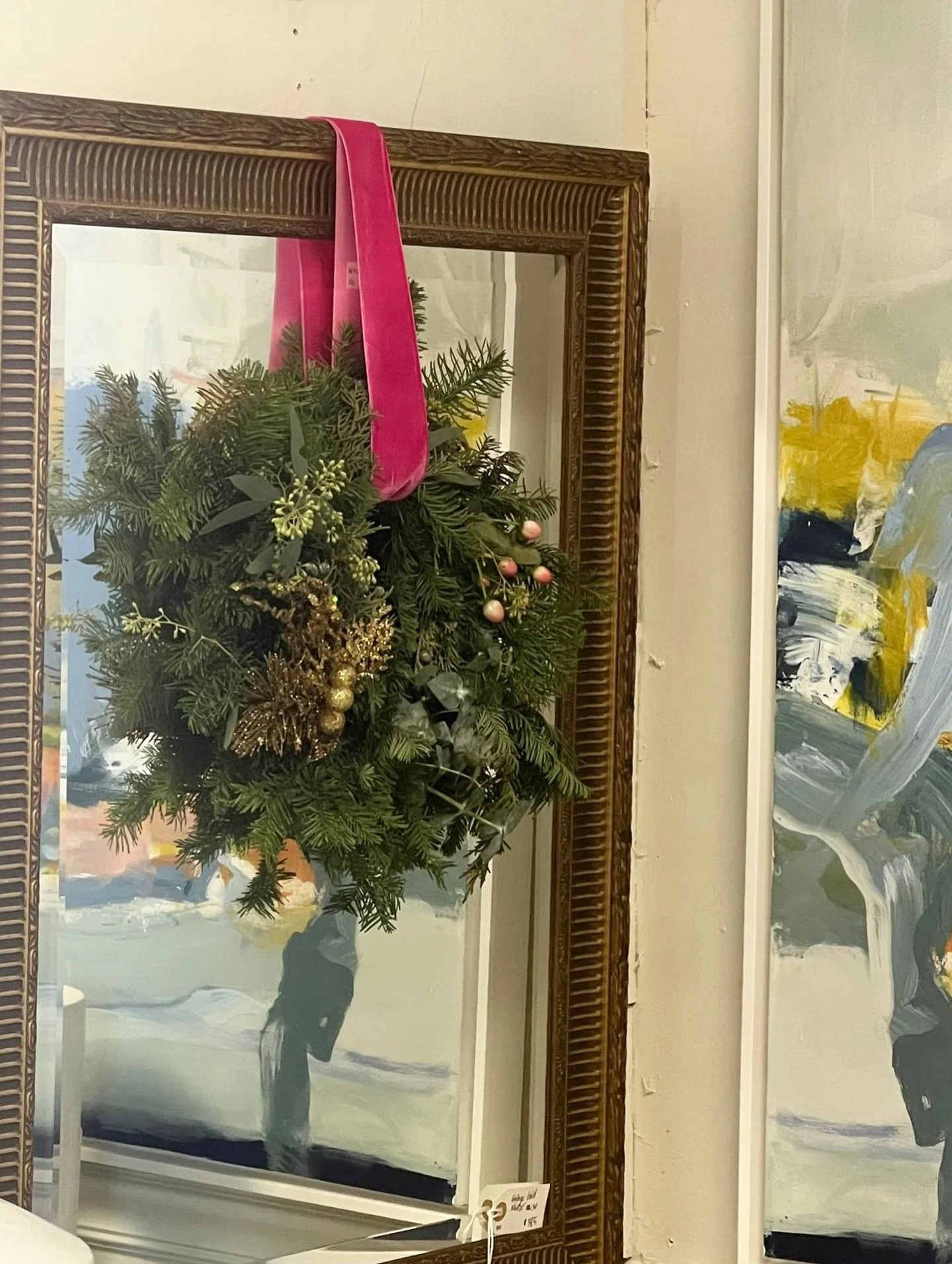 A Monday mirror with a festive touch! ✨ This one came back with us from a trip to France. 

#MondayMirrors #FrenchMirror #AntiqueMirrors #Harper_Hughes_Home