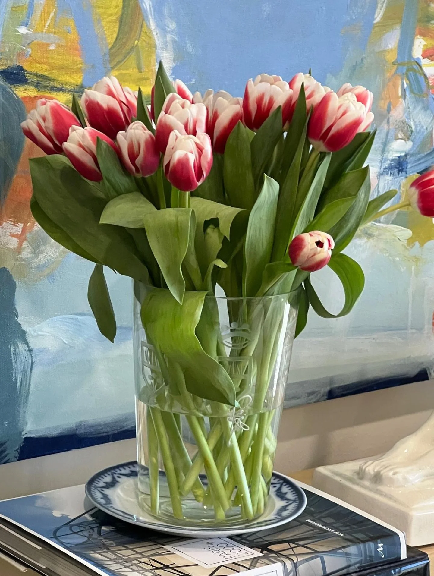 Eagerly anticipating spring with this week&rsquo;s #FridayFlorals! 🌷 

#FreshFlowersFriday #SpringTulips #FloralFridays