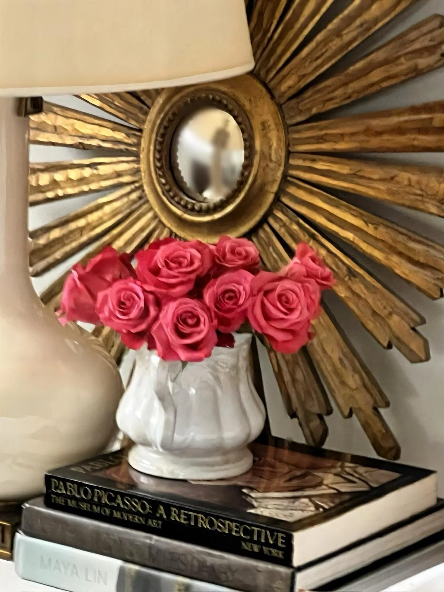 A Monday mirror vignette with a pretty pop of pink. 

#StarburstMirror #MondayMirrors #InteriorVignette #Harper_Hughes_Home
