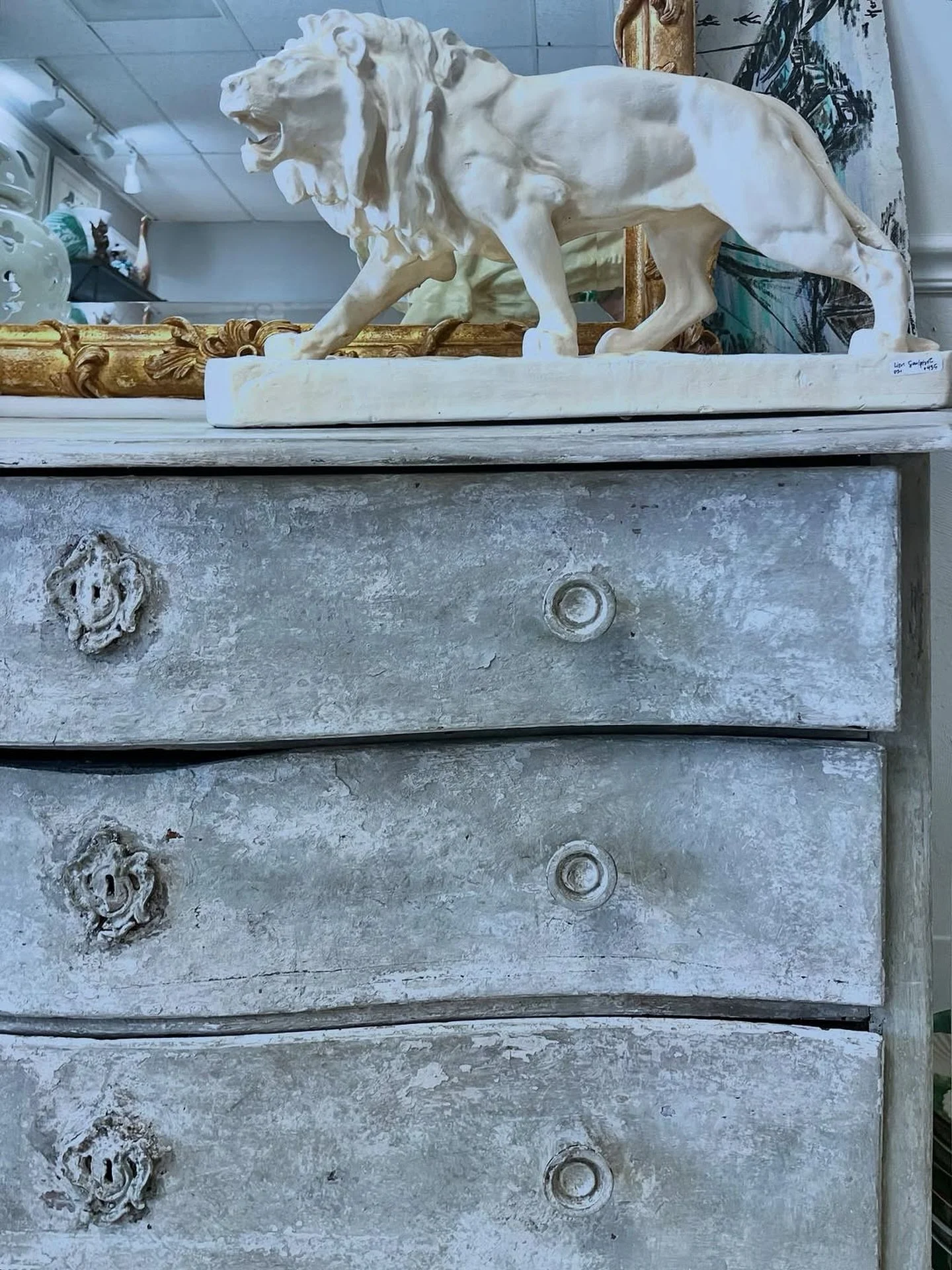 A Thursday throwback to this 19th Century
French Louis XV Painted Wood Commode Chest of Drawers Dresser. A piece of furniture with elegance and character. 

#FrenchAntiqueFurniture #LouisXVFurniture #ThursdayThrowbacks #Harper_Hughes_Home