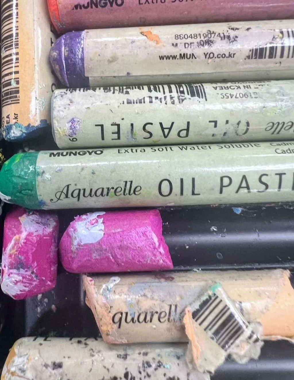 Within the process

Mark-making, often hidden in layers&mdash;
paint, pastel, charcoal&mdash;
holding history, fragments of color,
and the rhythm of the process.

#ArtisticProcess #MarkMakingArt #Harper_Hughes_Home