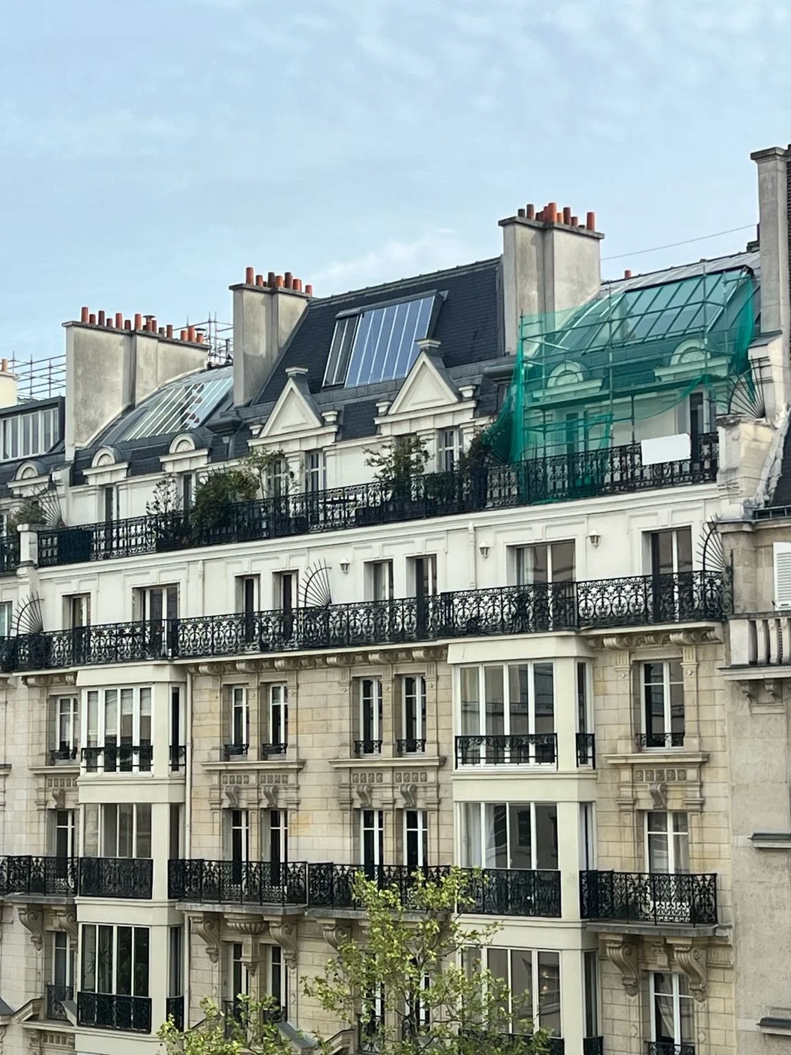 Throwback Thursday &mdash; Paris, in pieces.
Some of it always finds its way back.

#ThrowbackThursdayPost #ParisThrowback #Harper_Hughes_Home
