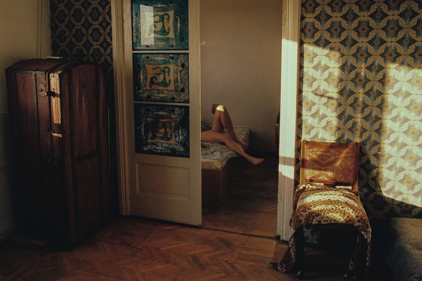 Passing time in a Bucharest apartment &bull; August, 2022

#35mmfilm