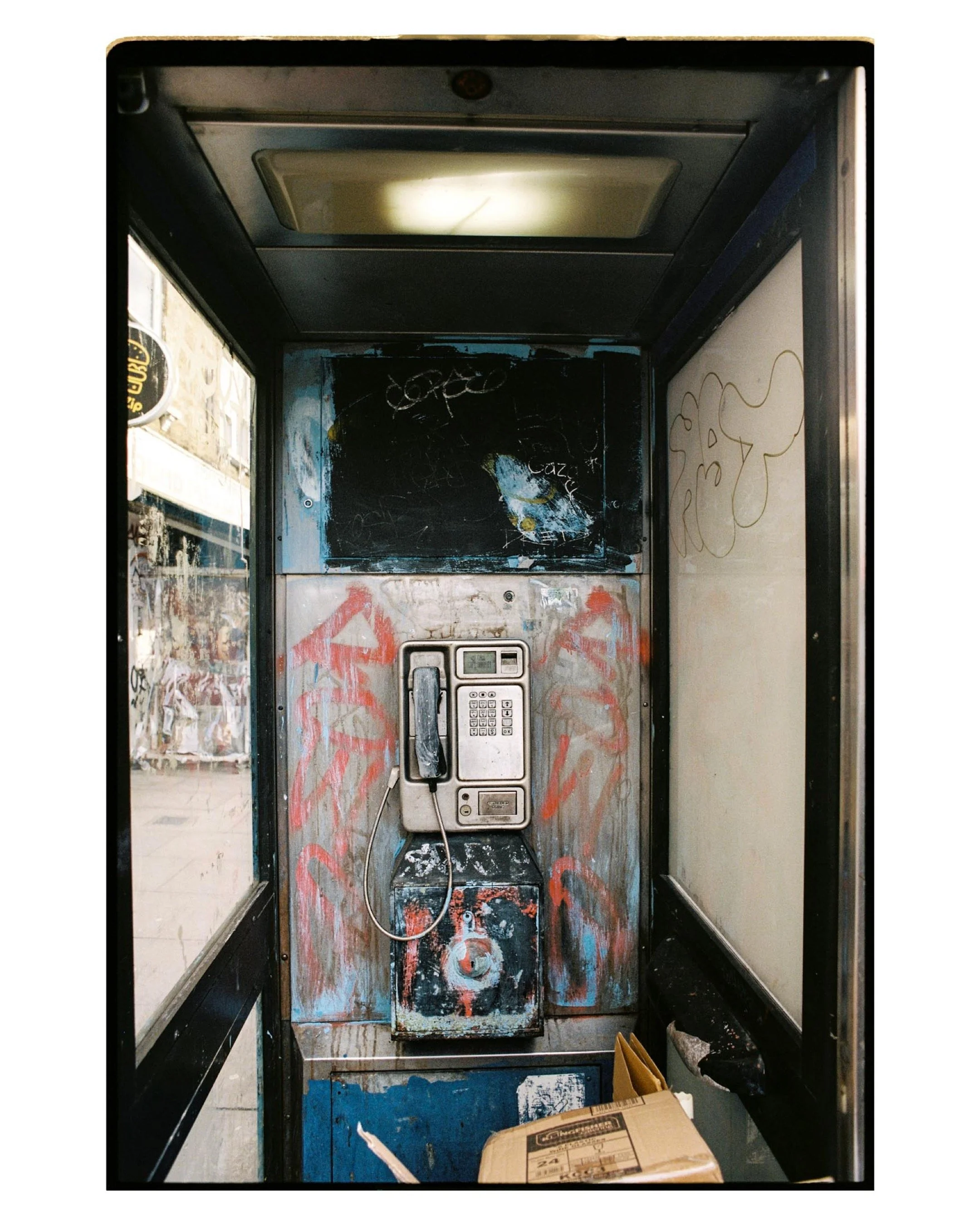 #009 Stoke Newington High Street, N16.