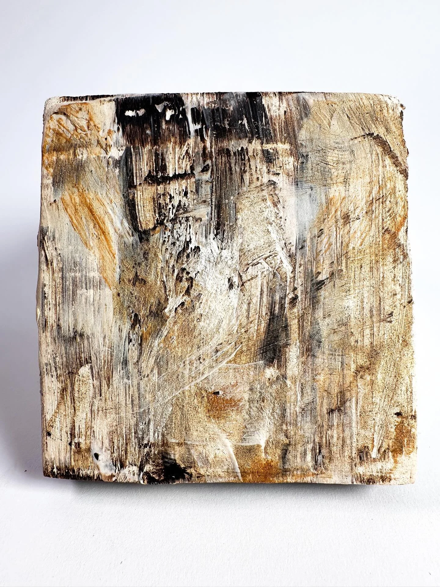 This ceramic painting is another current fav!😻

While I am painting these pieces I have a small slab of clay sitting beside me as I paint where I can clean my brush off and discard excess &lsquo;paint&rsquo; (clay). I think of these as the main pain