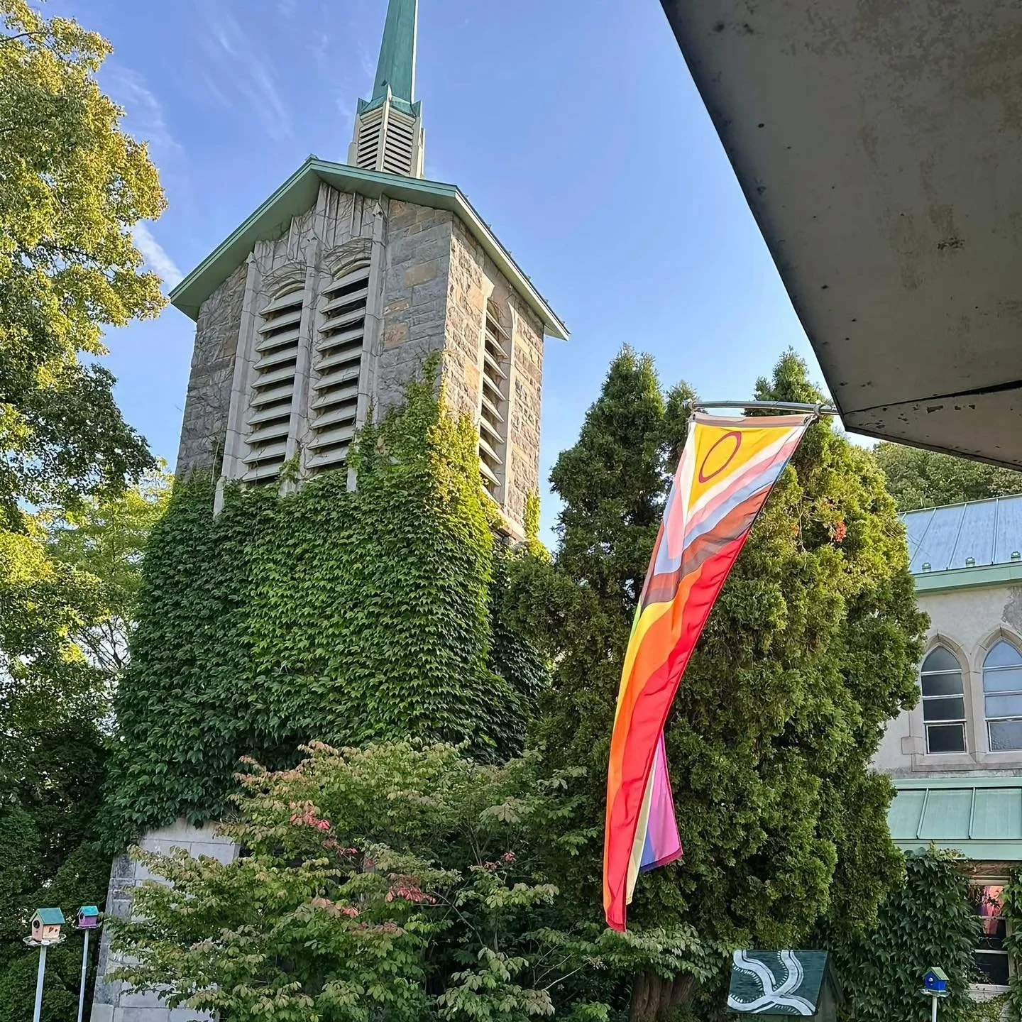 It&rsquo;s Community Wednesday&mdash;pop over to 204 Lakeview in Pointe-Claire for some 3D human connection. There's something for everyone:

🐥 Mini Connections drop-in play group for caregivers with babies + toddlers in the Community Hall (9 - 11 A