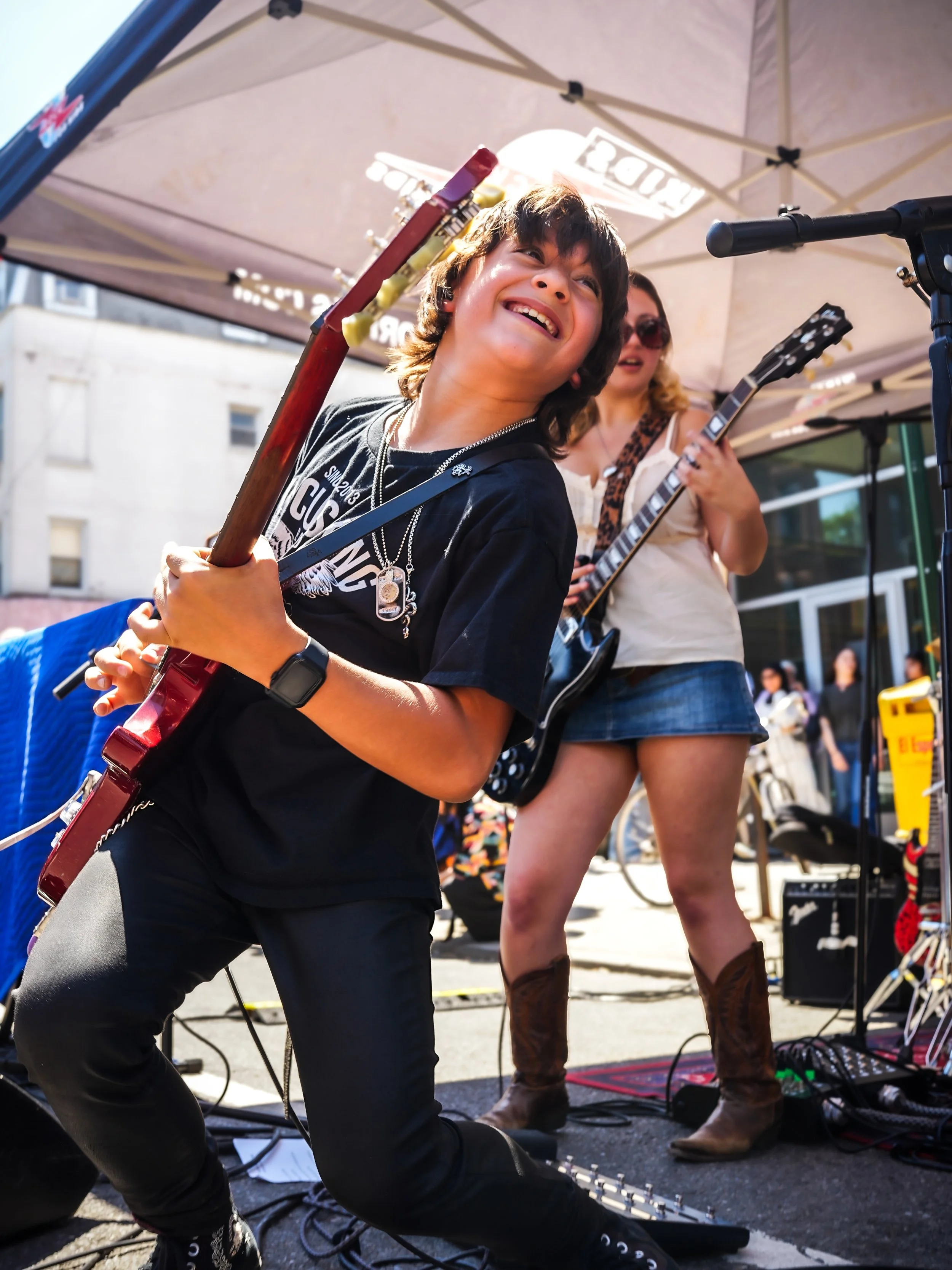 The Fabulous 5th Ave Fair❤️&zwj;🔥 @theother5th 
Thank you to all the bands from NYC, Long Island, NJ, and to everyone who stopped by. We had incredible performances throughout the entire day in gorgeous Park Slope in Brooklyn 🤩

Shout out to all th