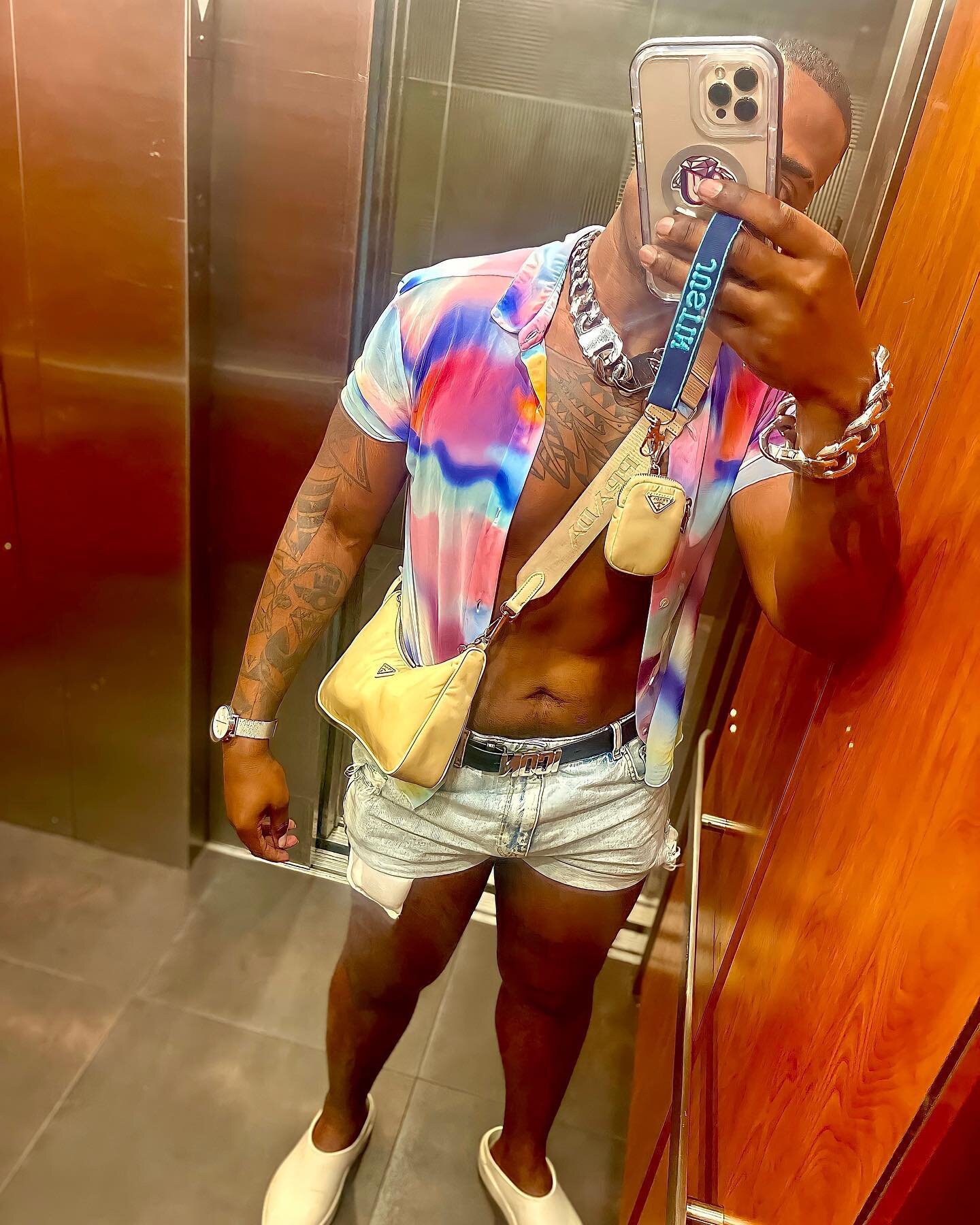 RELEASE THE THIGHS‼️🏳️&zwj;🌈🦵🏾