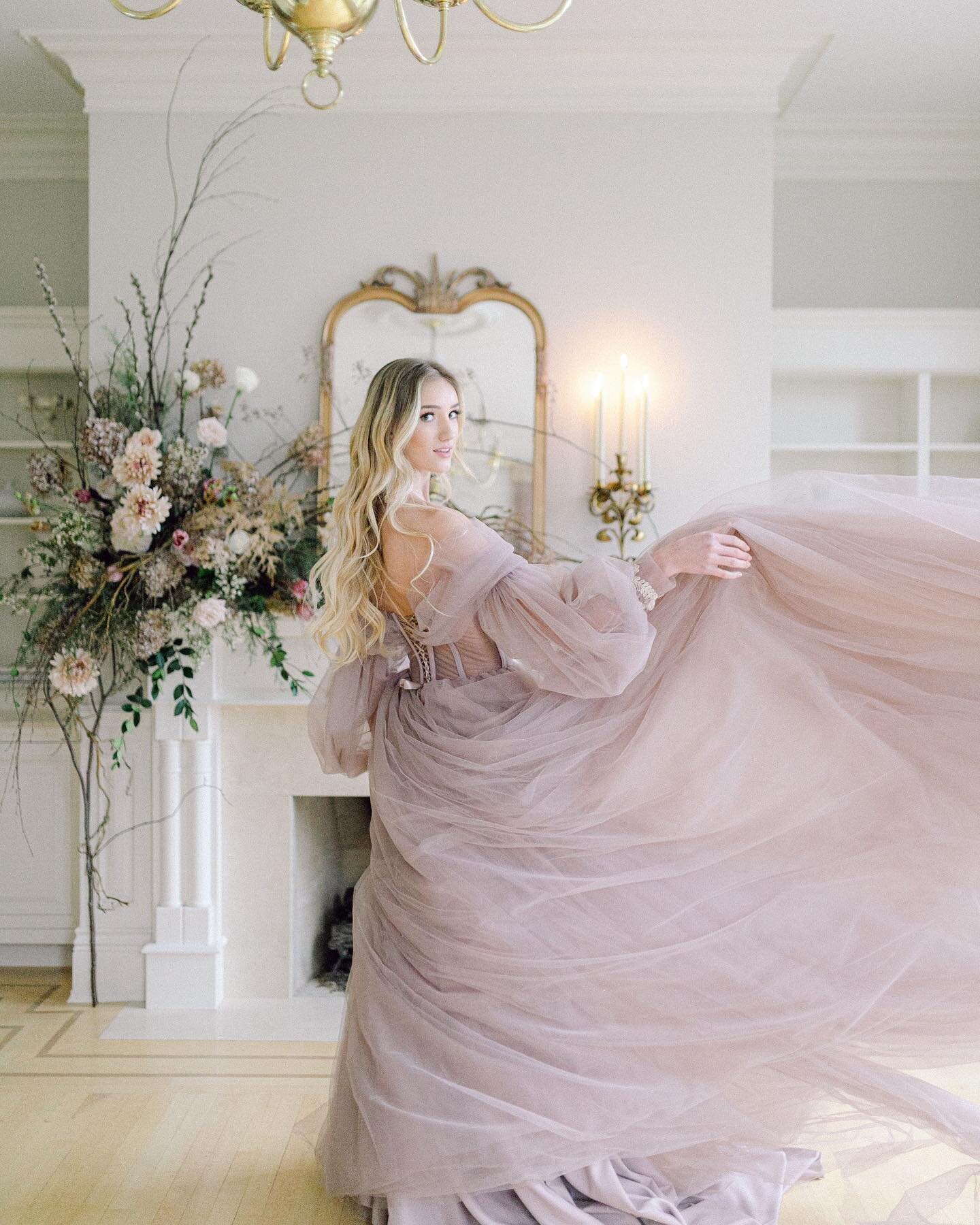 Reminiscing about this dreamy shoot we had the privilege in hosting. The space is in our reading room which any guest who books the manor gets to experience. Also if you book your wedding at the Estate you can get ready in one of the king suites or t