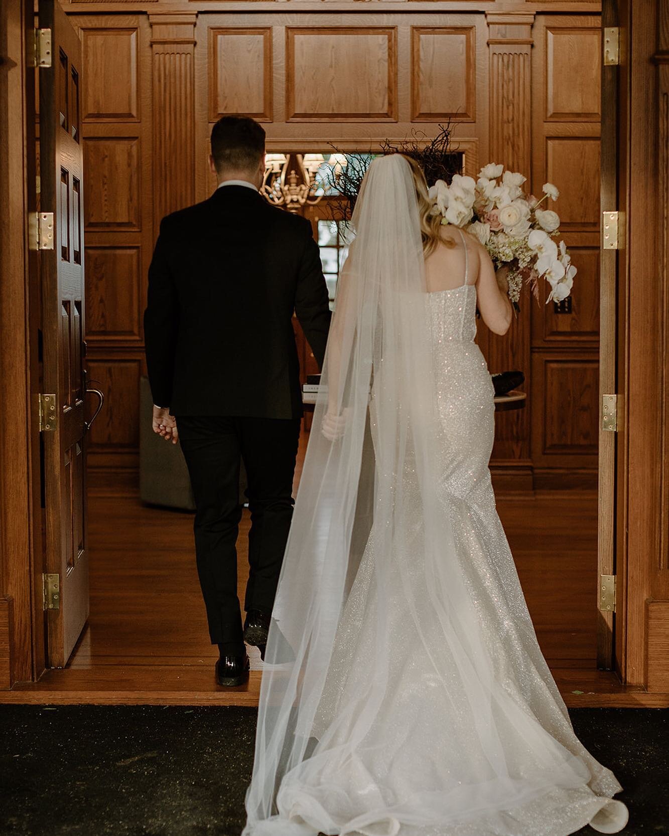 Waiting ever so patiently for our next wedding in a couple of weeks. ☀️ 

This photo of @cassie__mclean  and her new groom have me thinking they are walking onto the titanic with this wall paneling. It gives such a classic and timeless feel. 

Bookin