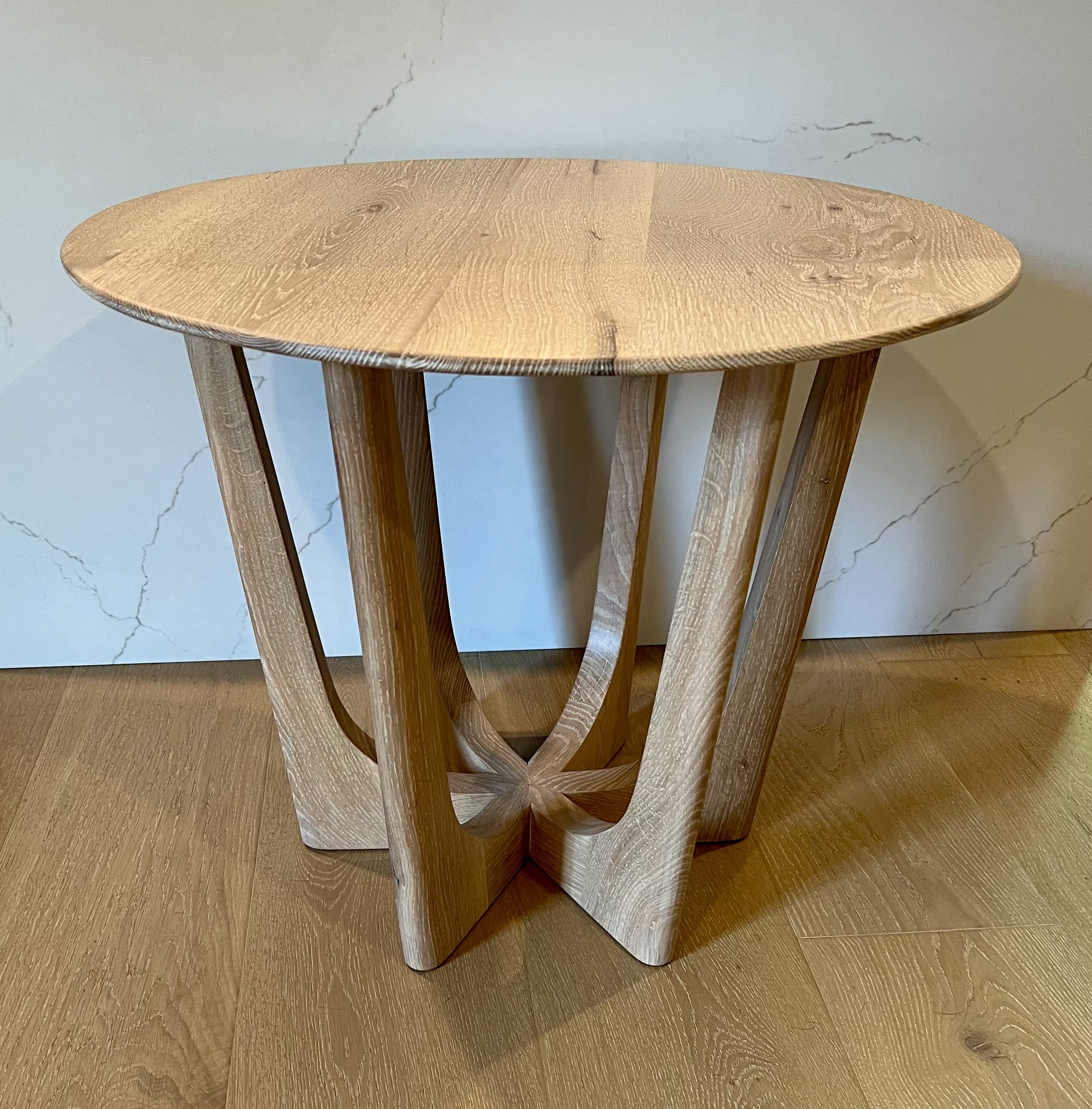 Round end table