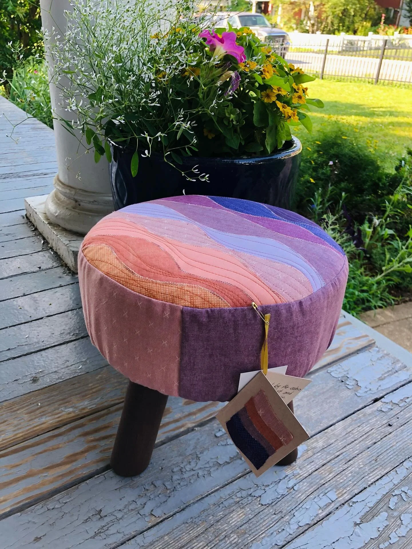 Last July I upholstered this stool with a fun quilted cover I made. it was such a fun project, especially because I have had this idea for a while so bringing it to life was great! 

If you saw my last post, I used the left over fabrics from the Suns