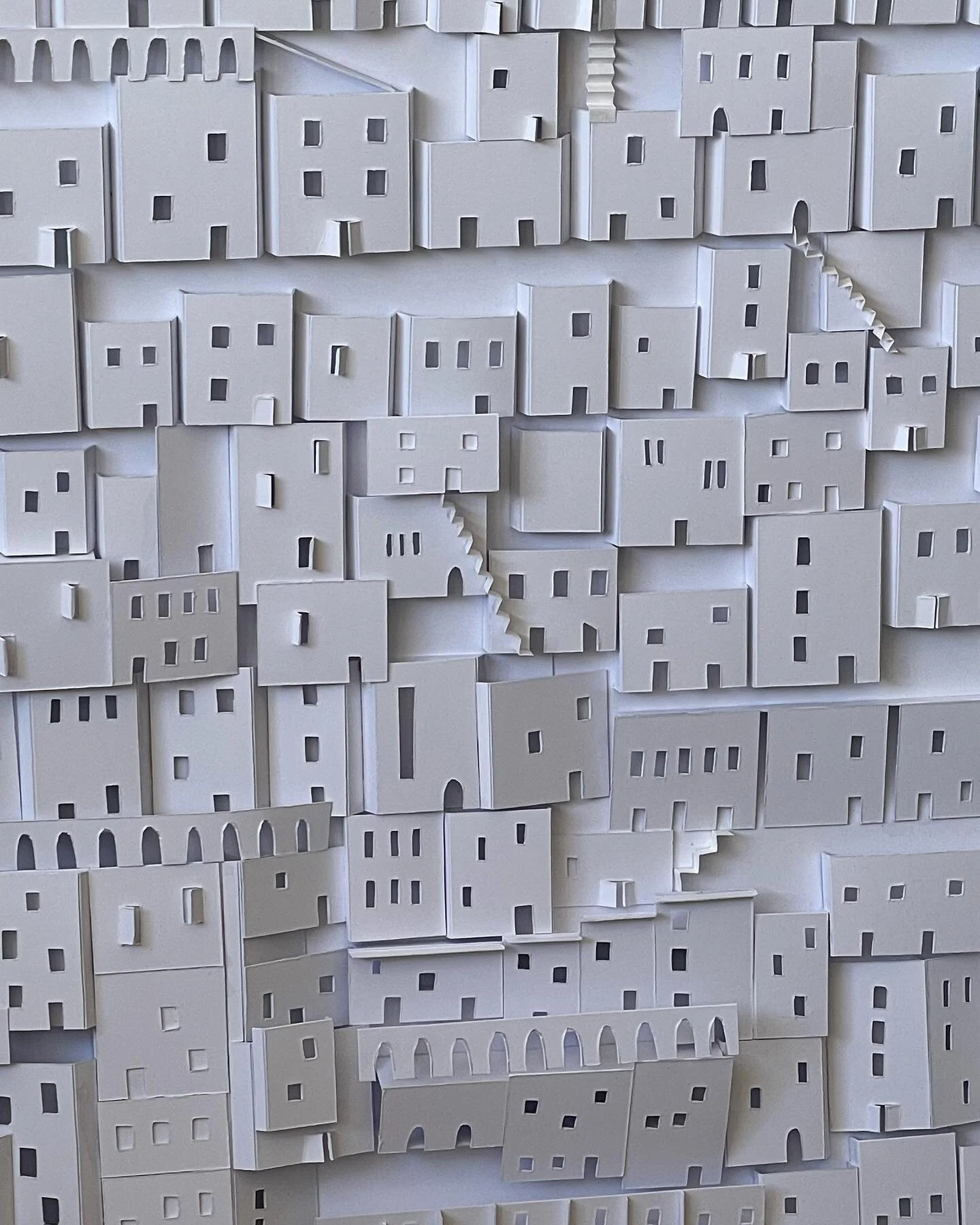 In the process of creating buildings that will cover the outside of our installation! 🏙

#setdesign #studentfilm #experimental #art #shortfilm #animation #experimentalmusic #buildings #otherworlds #shortfilmfestival