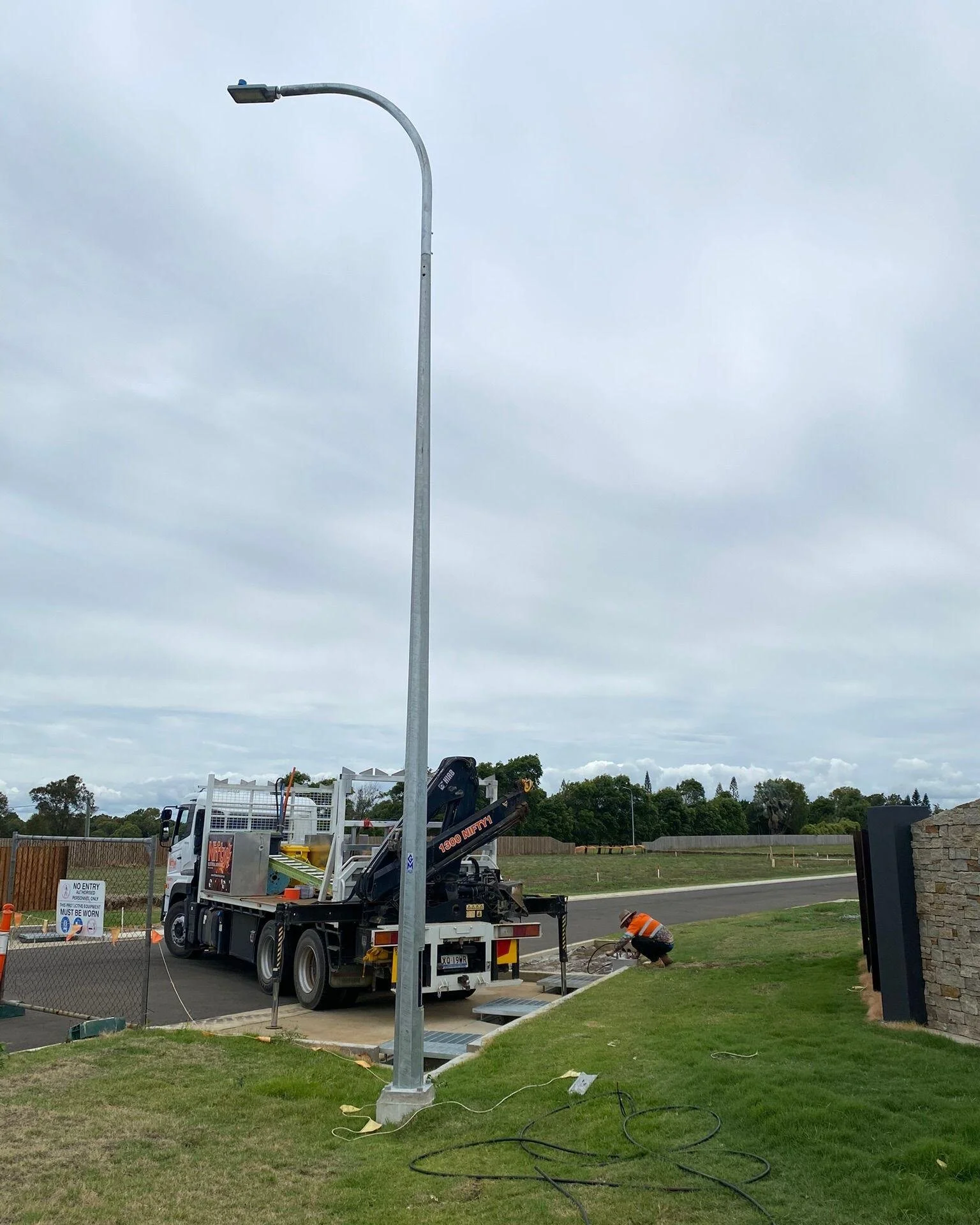 Did you know Nifty does a lot more than just power poles? β‘
Here are a couple of pictures of street light installations as part of subdivisions we've completed work at π‘
We handle all sorts of subdivision works, big and small, including handling a