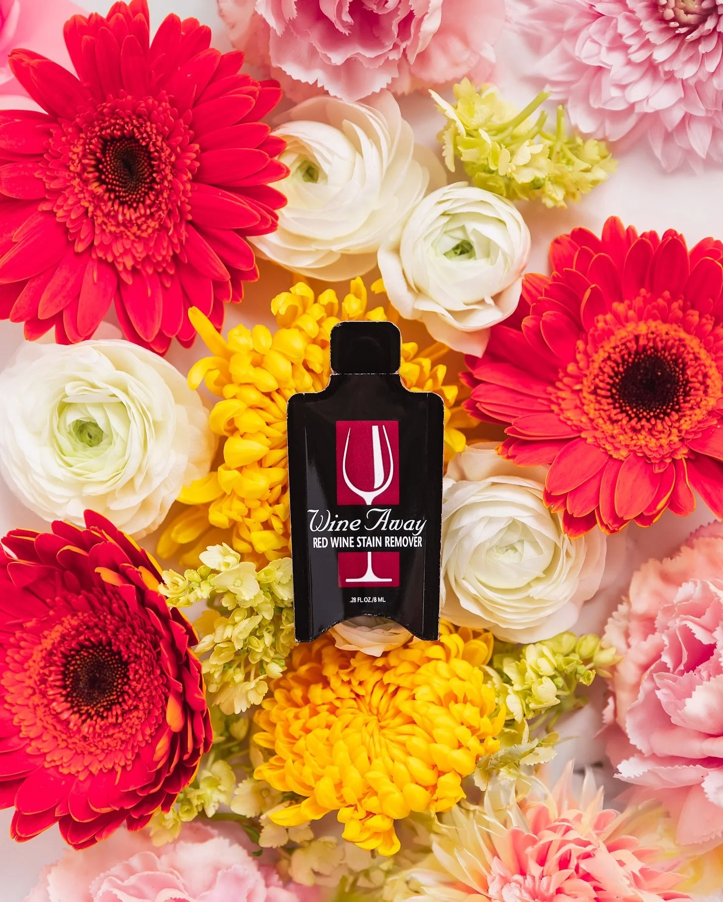 Spring has sprung here at Wine Away HQ! It&rsquo;s been lovely to see the flowers popping up, and we are welcoming the sunshine. Happy Friday, all! 🐣✨🌸
&bull;
&bull;
&bull;
#wineaway #easterbasket #easterbunny #womenowned #stainremover