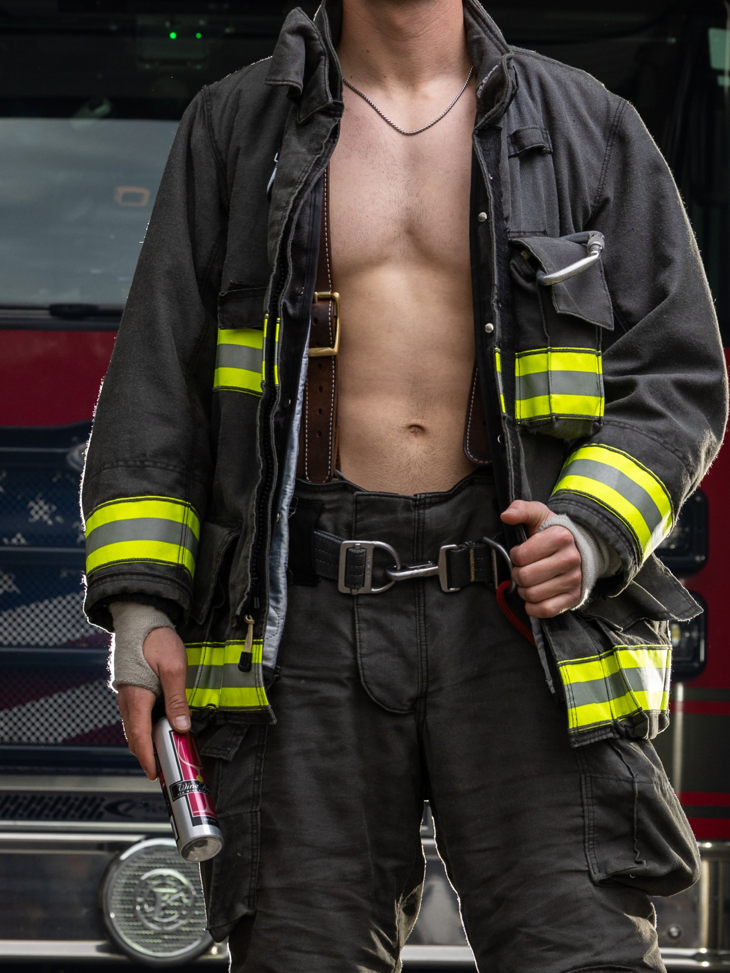 Is it getting hot in here, or is it just me? 🥵 No need for lights n&rsquo; sirens, Wine Away is always ready for stain emergencies.🔥🚒🧯
&bull;
&bull;
&bull;
#wineaway #firefighter #blessingyourfeed #summer #heatingup